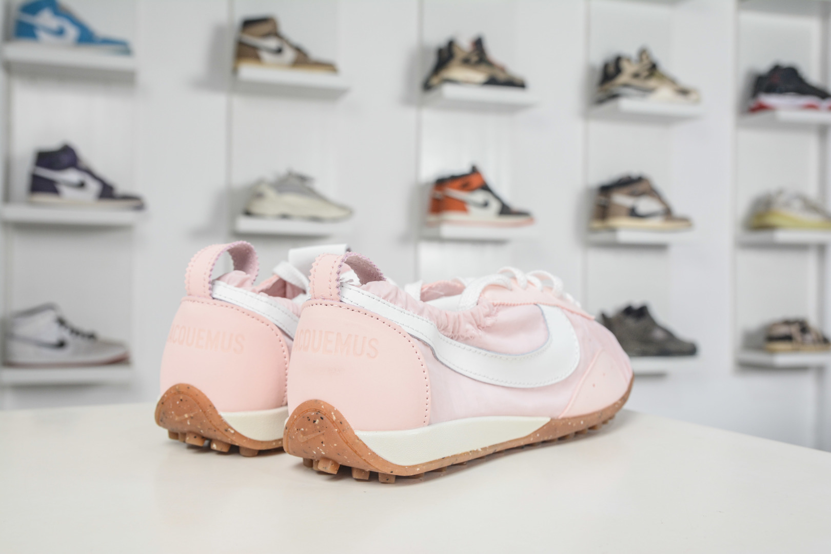 Jacquemus x Nike Jacumoon 耐克 柔软舒适防滑耐磨 低帮休闲板鞋 HV8547-601 Jacquemus x Nike Jacumoon 耐克 柔软舒适防滑耐磨 低帮休闲板鞋 HV8547-601