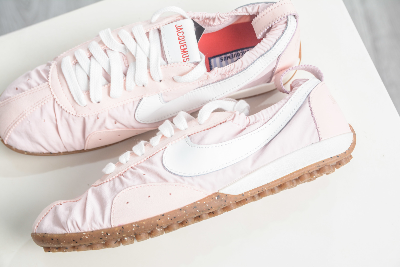 Jacquemus x Nike Jacumoon 耐克 柔软舒适防滑耐磨 低帮休闲板鞋 HV8547-601 Jacquemus x Nike Jacumoon 耐克 柔软舒适防滑耐磨 低帮休闲板鞋 HV8547-601
