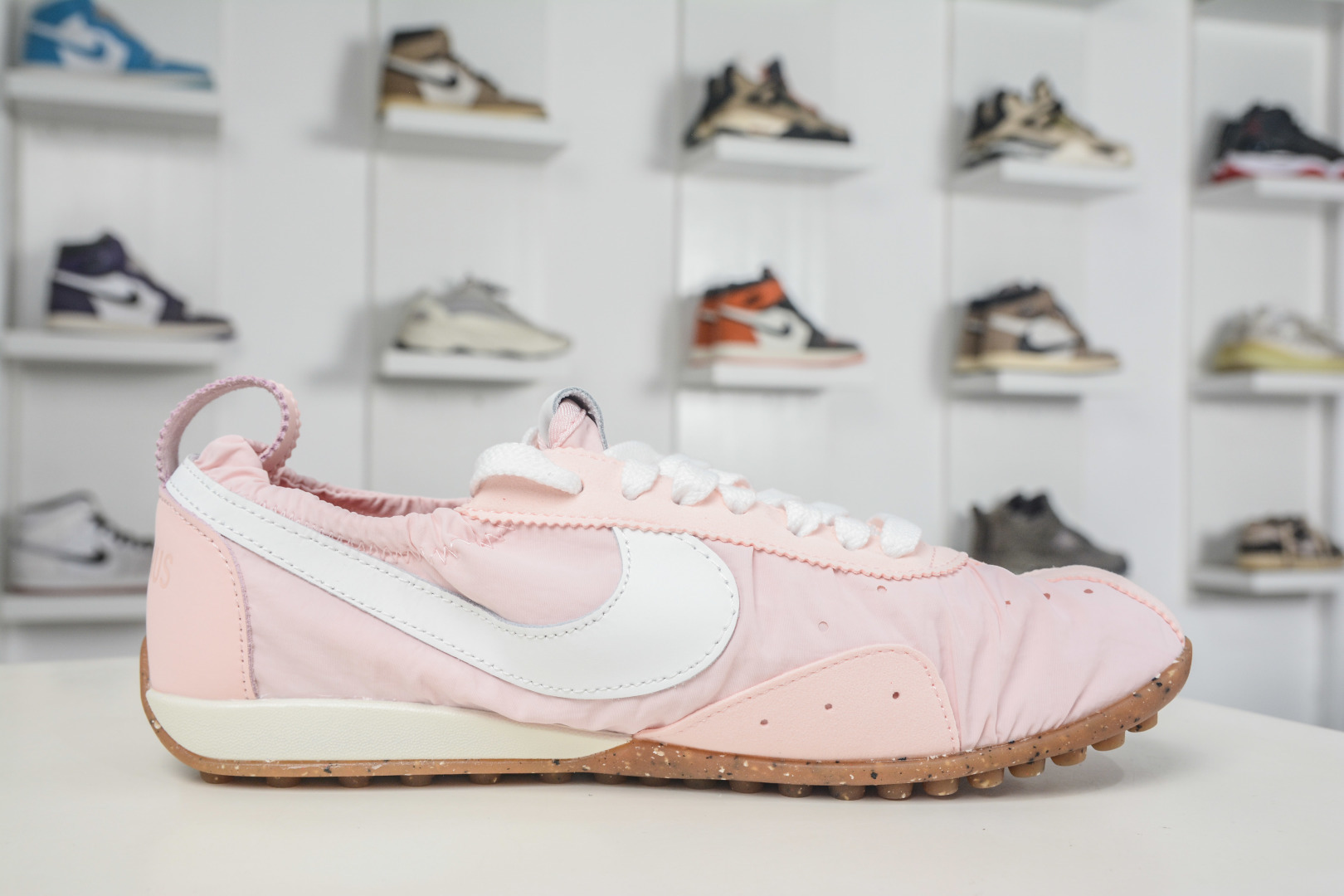 Jacquemus x Nike Jacumoon 耐克 柔软舒适防滑耐磨 低帮休闲板鞋 HV8547-601 Jacquemus x Nike Jacumoon 耐克 柔软舒适防滑耐磨 低帮休闲板鞋 HV8547-601