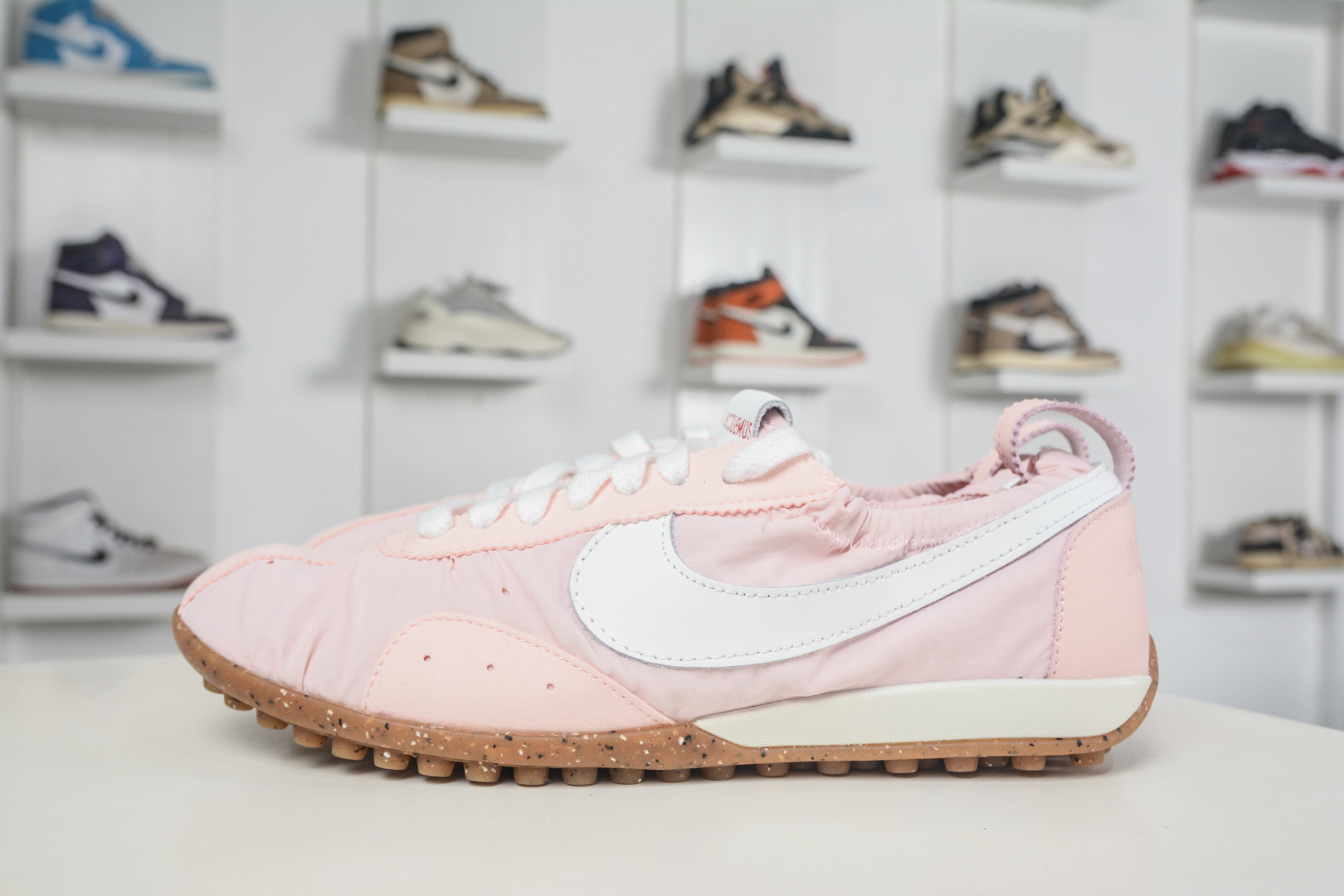 Jacquemus x Nike Jacumoon 耐克 柔软舒适防滑耐磨 低帮休闲板鞋 HV8547-601 Jacquemus x Nike Jacumoon 耐克 柔软舒适防滑耐磨 低帮休闲板鞋 HV8547-601