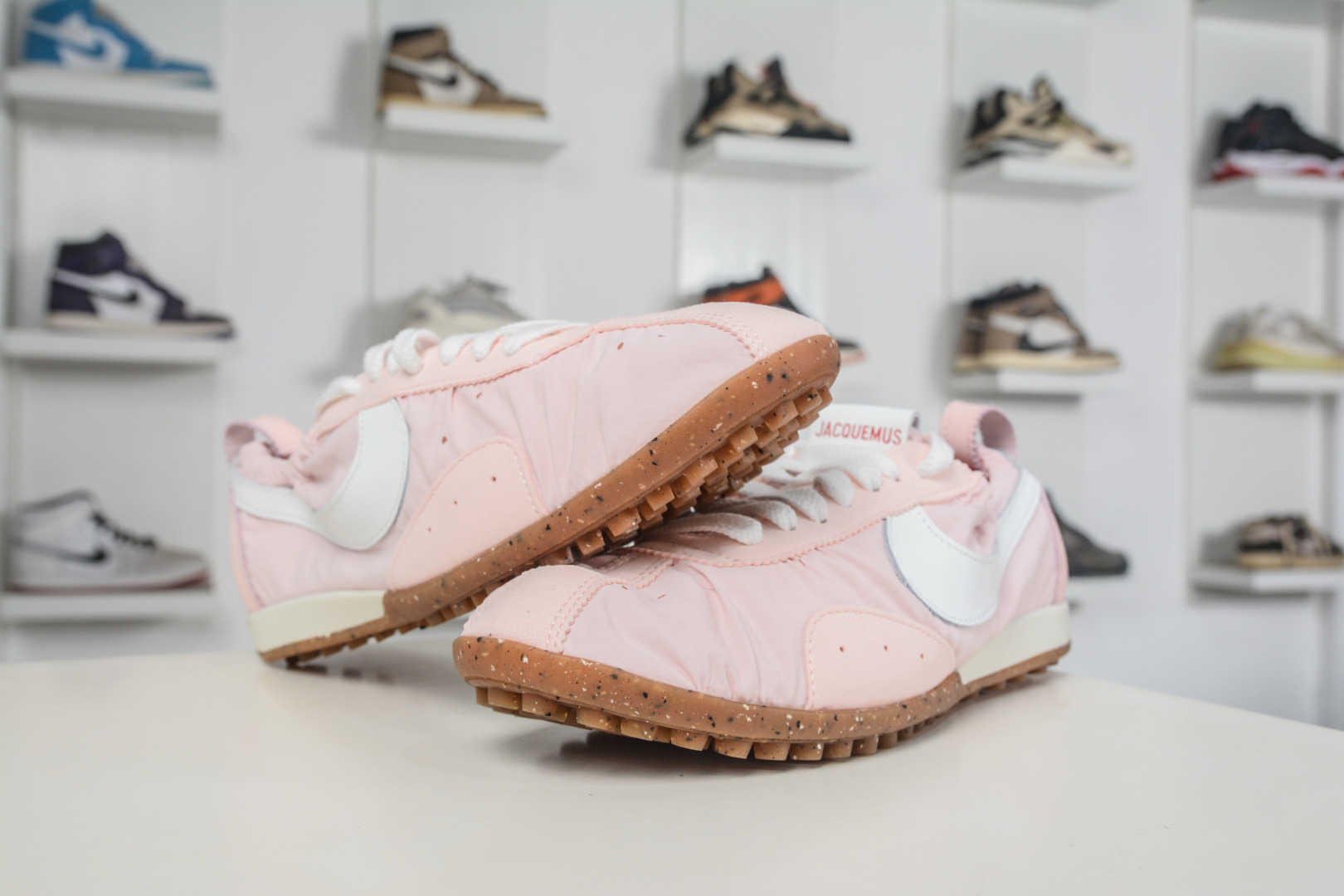 Jacquemus x Nike Jacumoon 耐克 柔软舒适防滑耐磨 低帮休闲板鞋 HV8547-601 Jacquemus x Nike Jacumoon 耐克 柔软舒适防滑耐磨 低帮休闲板鞋 HV8547-601