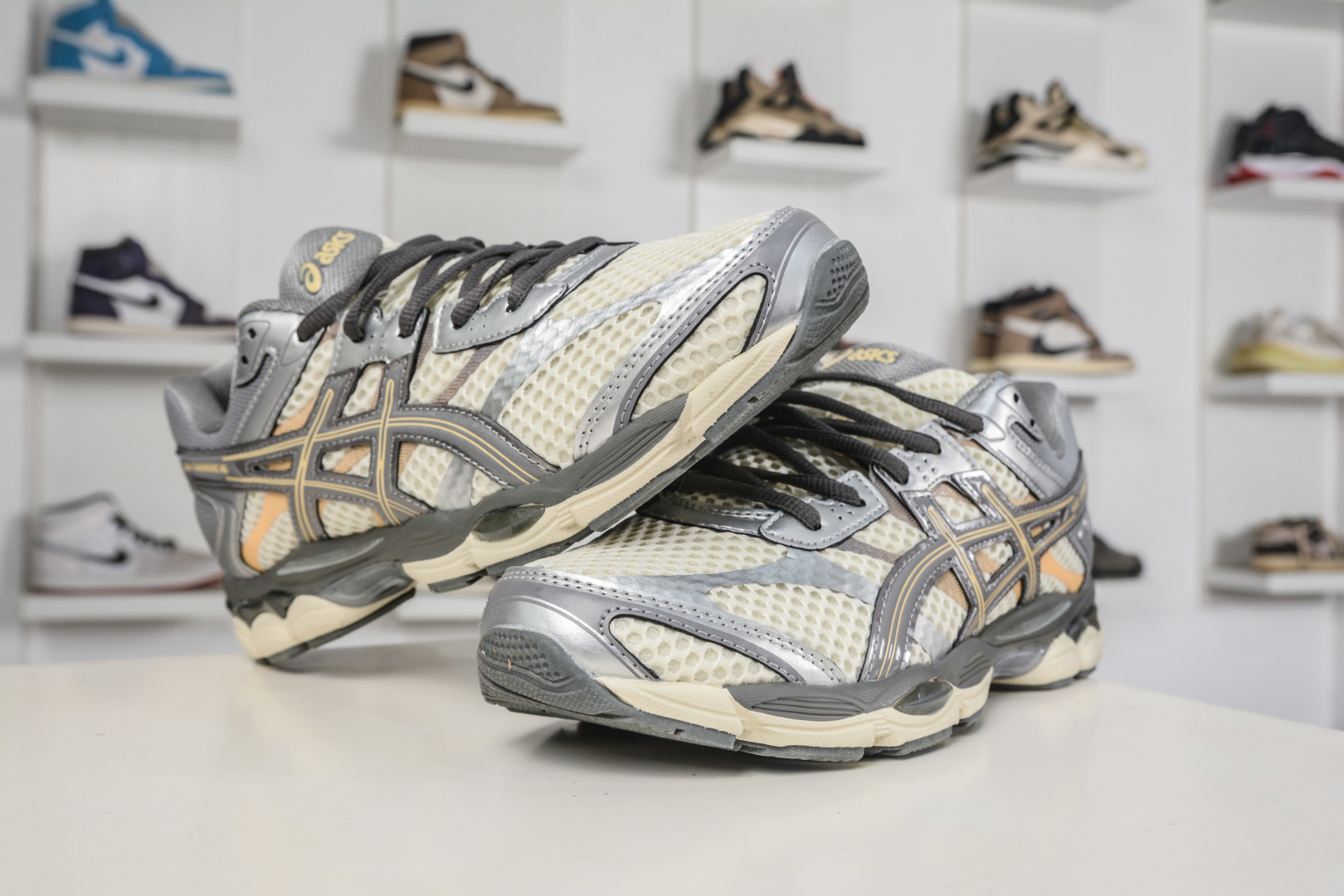 Asics Gel-Cumulus 16 亚瑟士复古透气休闲缓震耐磨跑步鞋 1203A733-101 Asics Gel-Cumulus 16 亚瑟士复古透气休闲缓震耐磨跑步鞋 1203A733-101