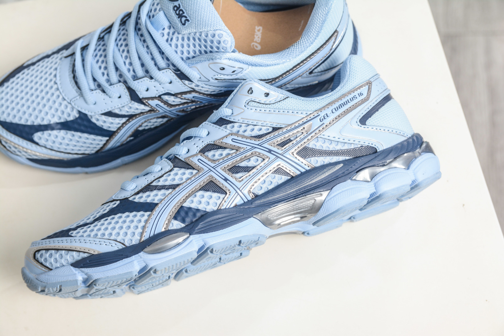 Asics Gel-Cumulus 16 亚瑟士复古透气休闲缓震耐磨跑步鞋 1203A733-400 Asics Gel-Cumulus 16 亚瑟士复古透气休闲缓震耐磨跑步鞋 1203A733-400