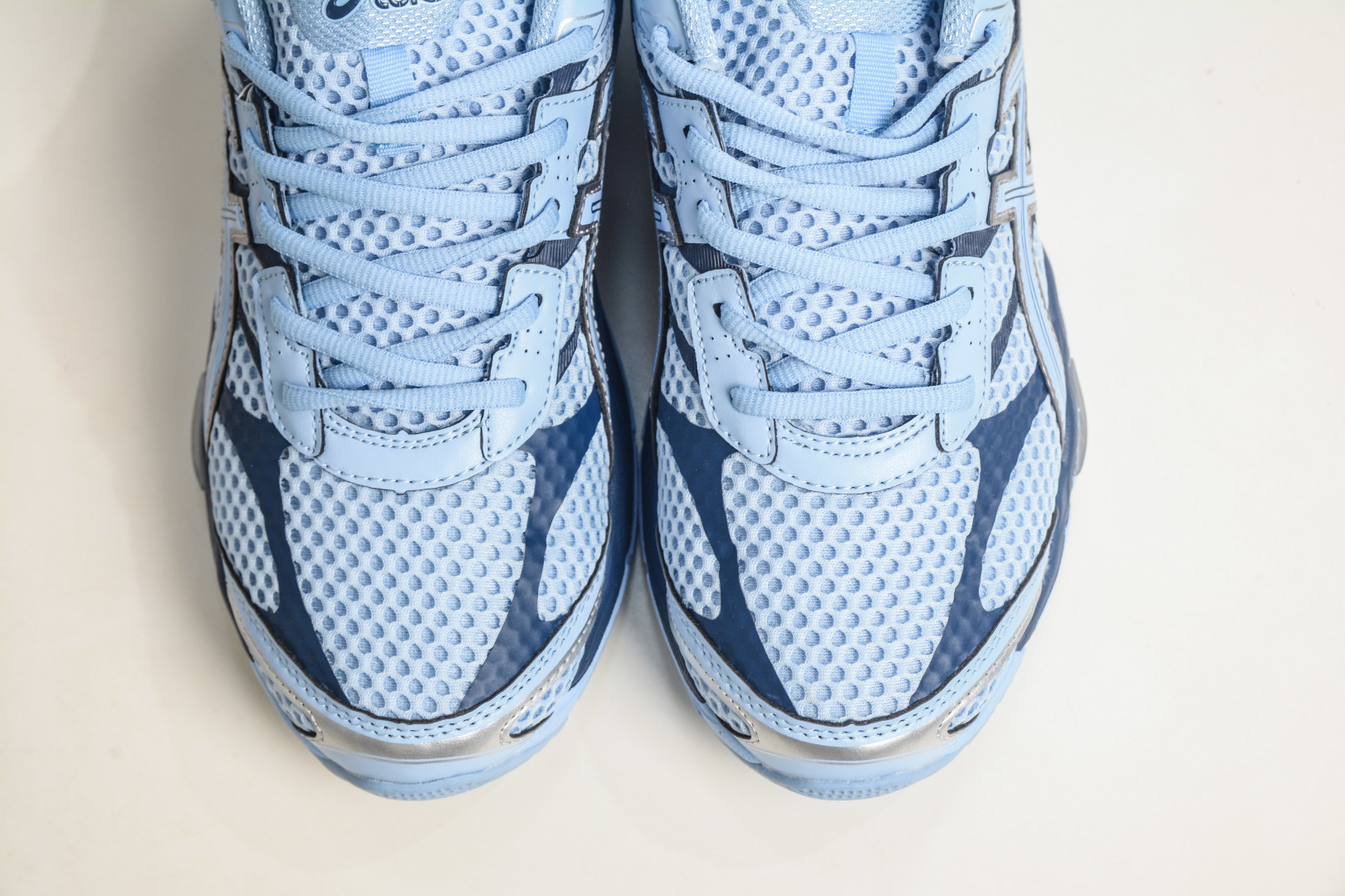 Asics Gel-Cumulus 16 亚瑟士复古透气休闲缓震耐磨跑步鞋 1203A733-400 Asics Gel-Cumulus 16 亚瑟士复古透气休闲缓震耐磨跑步鞋 1203A733-400