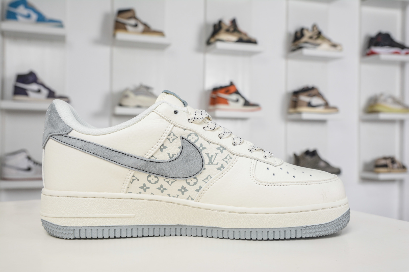 Nike Air Force 1 Low 07 x Louis Vuitton LV联名-米白灰 KG6699-F47 Nike Air Force 1 Low 07 x Louis Vuitton LV联名-米白灰 KG6699-F47