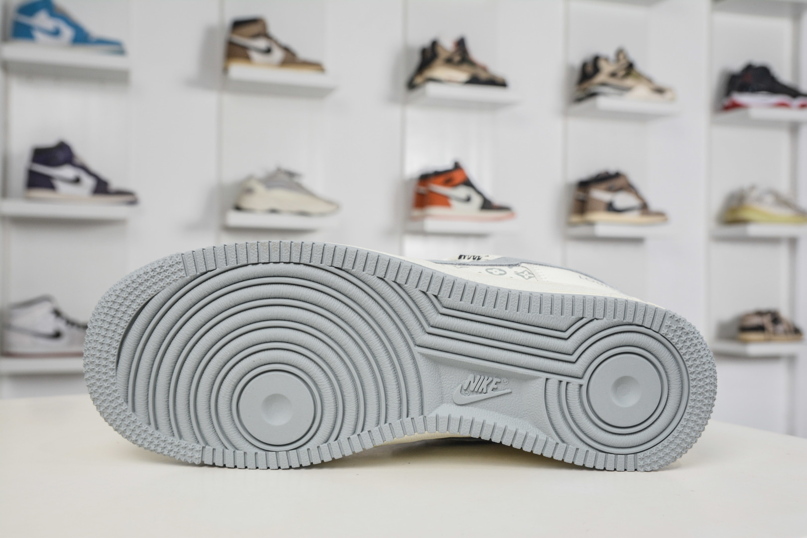 Nike Air Force 1 Low 07 x Louis Vuitton LV联名-米白灰 KG6699-F47 Nike Air Force 1 Low 07 x Louis Vuitton LV联名-米白灰 KG6699-F47