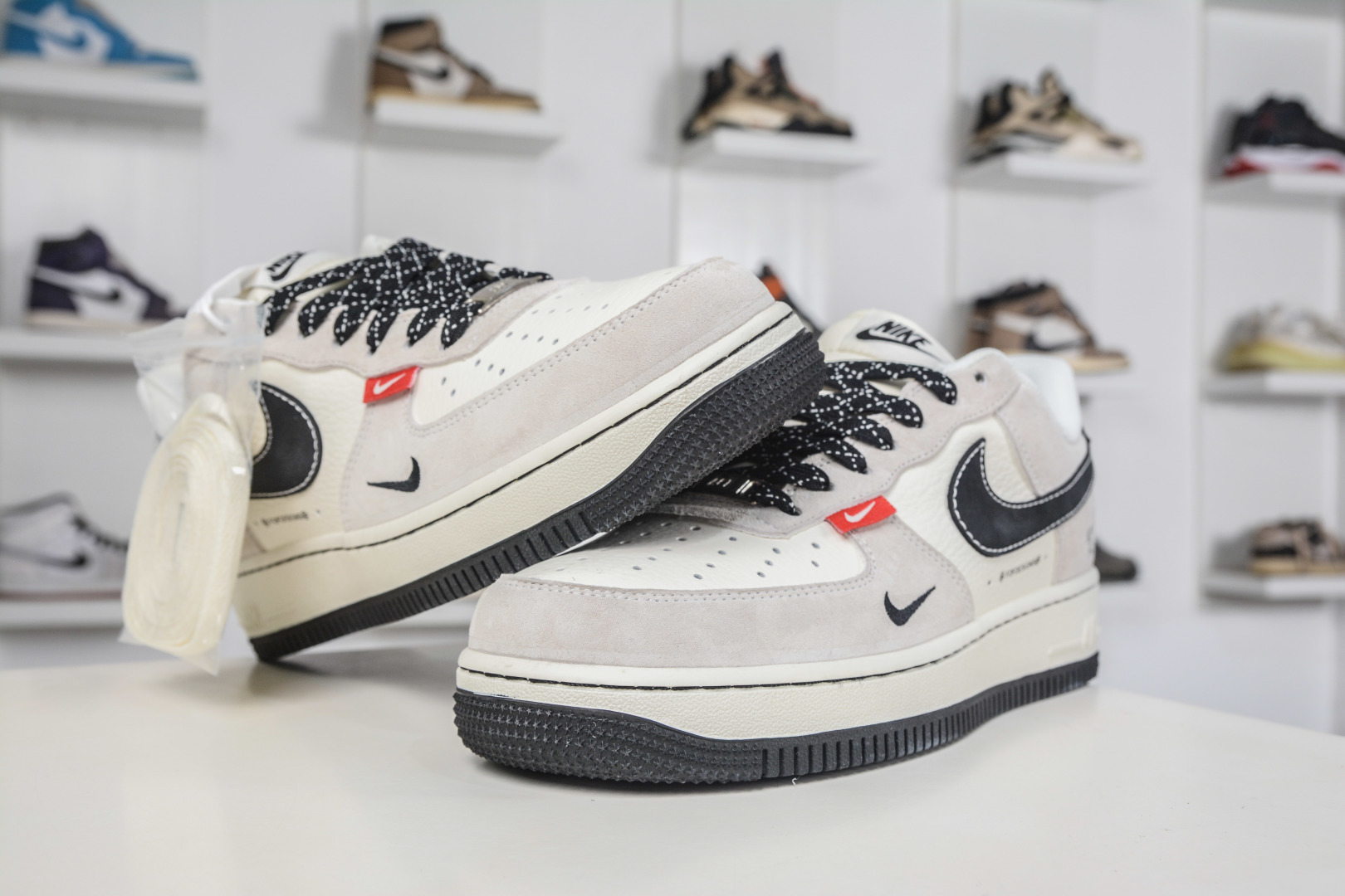 The North Face x NIke Air Force 1 北面联名-米灰黑 CS5288-096 The North Face x NIke Air Force 1 北面联名-米灰黑 CS5288-096