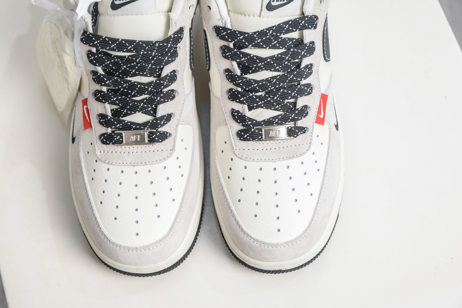 The North Face x NIke Air Force 1 北面联名-米灰黑 CS5288-096 The North Face x NIke Air Force 1 北面联名-米灰黑 CS5288-096