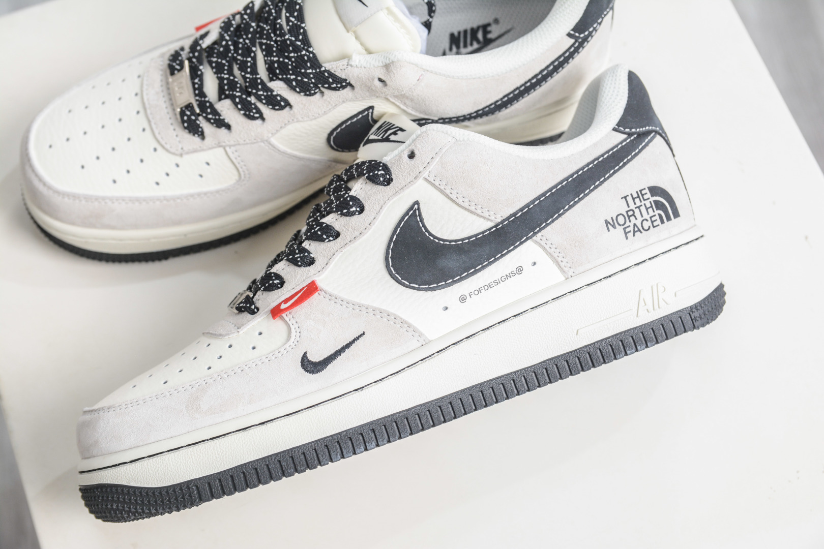 The North Face x NIke Air Force 1 北面联名-米灰黑 CS5288-096 The North Face x NIke Air Force 1 北面联名-米灰黑 CS5288-096