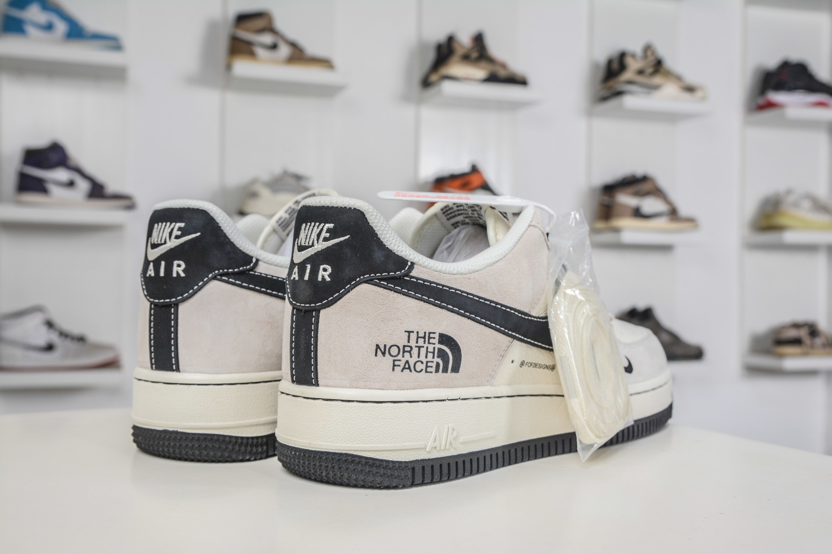 The North Face x NIke Air Force 1 北面联名-米灰黑 CS5288-096 The North Face x NIke Air Force 1 北面联名-米灰黑 CS5288-096