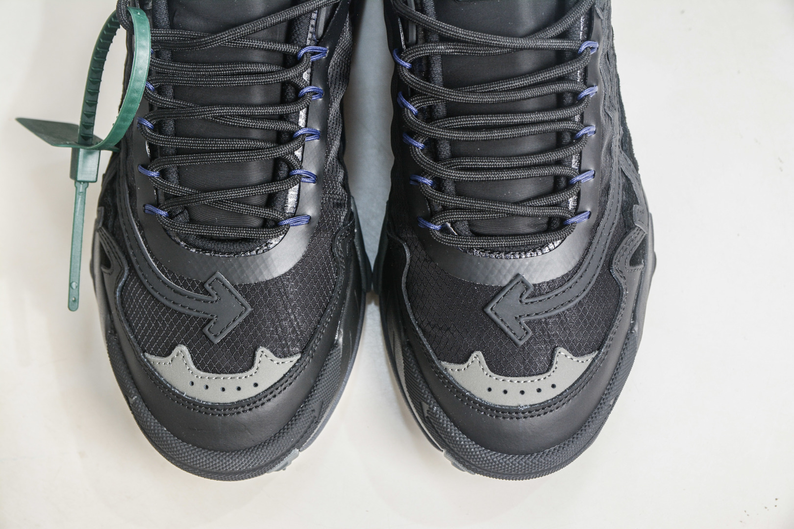 OFF-WHITE ODSY 圆头系带 耐磨 低帮 生活休闲鞋 OFF-WHITE ODSY 圆头系带 耐磨 低帮 生活休闲鞋