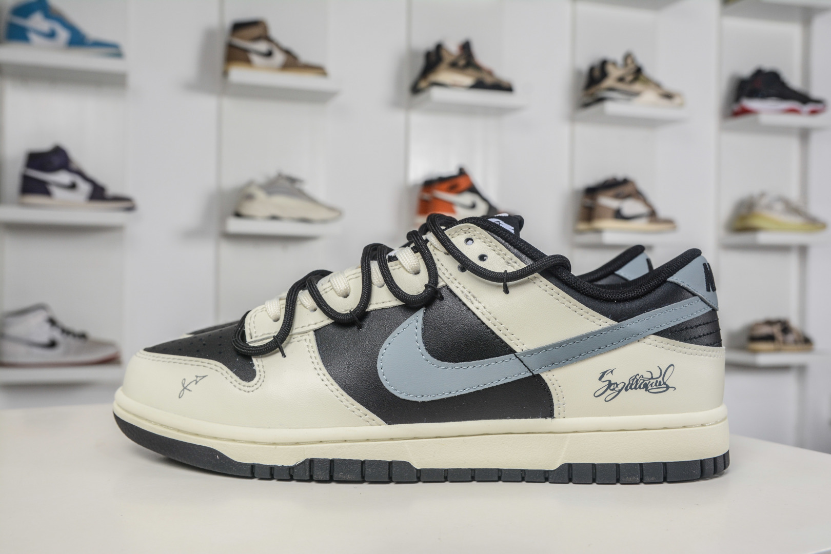 NK Dunk Low 射手座 此款鞋面以米白色为主调 HF5441-100 NK Dunk Low 射手座 此款鞋面以米白色为主调 HF5441-100