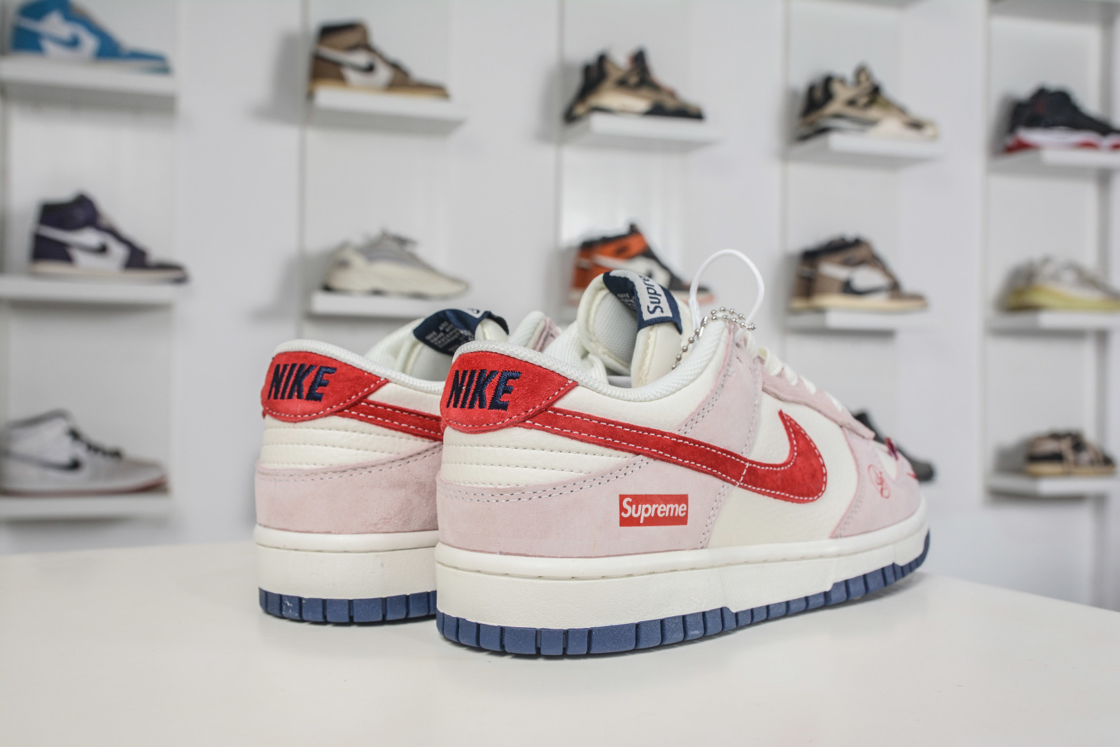Nike SB Dunk Low x Superme SUP联名-米白红粉 XZ5899-112 Nike SB Dunk Low x Superme SUP联名-米白红粉 XZ5899-112