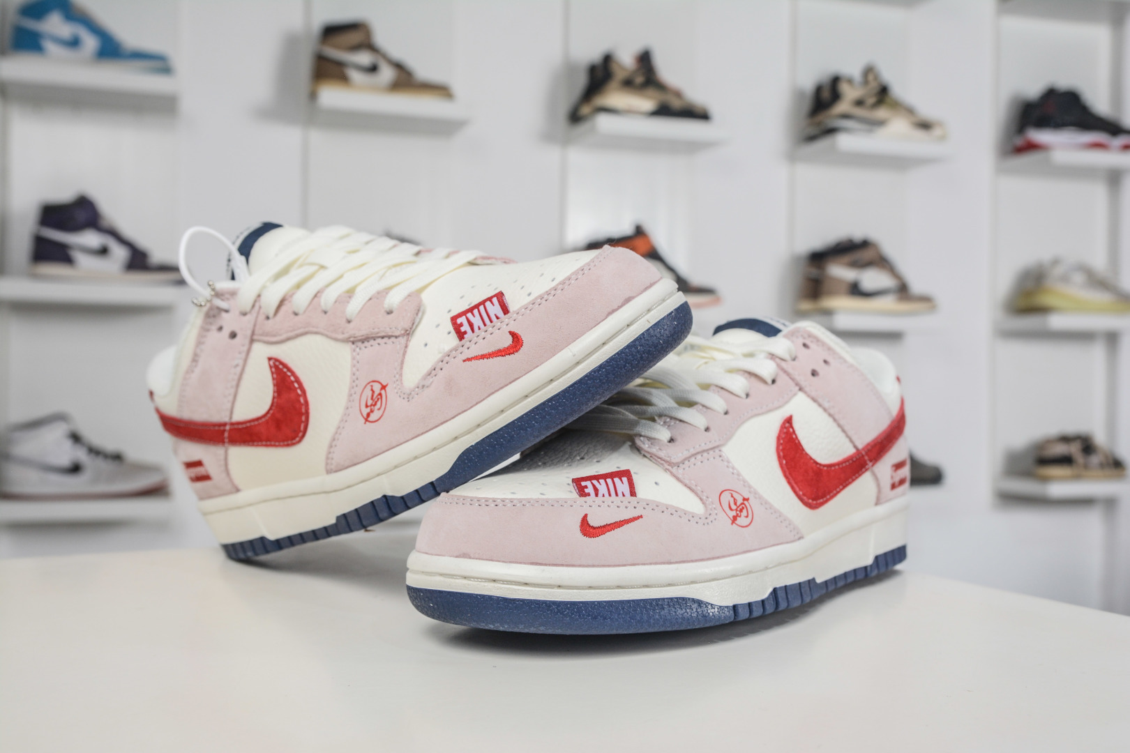 Nike SB Dunk Low x Superme SUP联名-米白红粉 XZ5899-112 Nike SB Dunk Low x Superme SUP联名-米白红粉 XZ5899-112