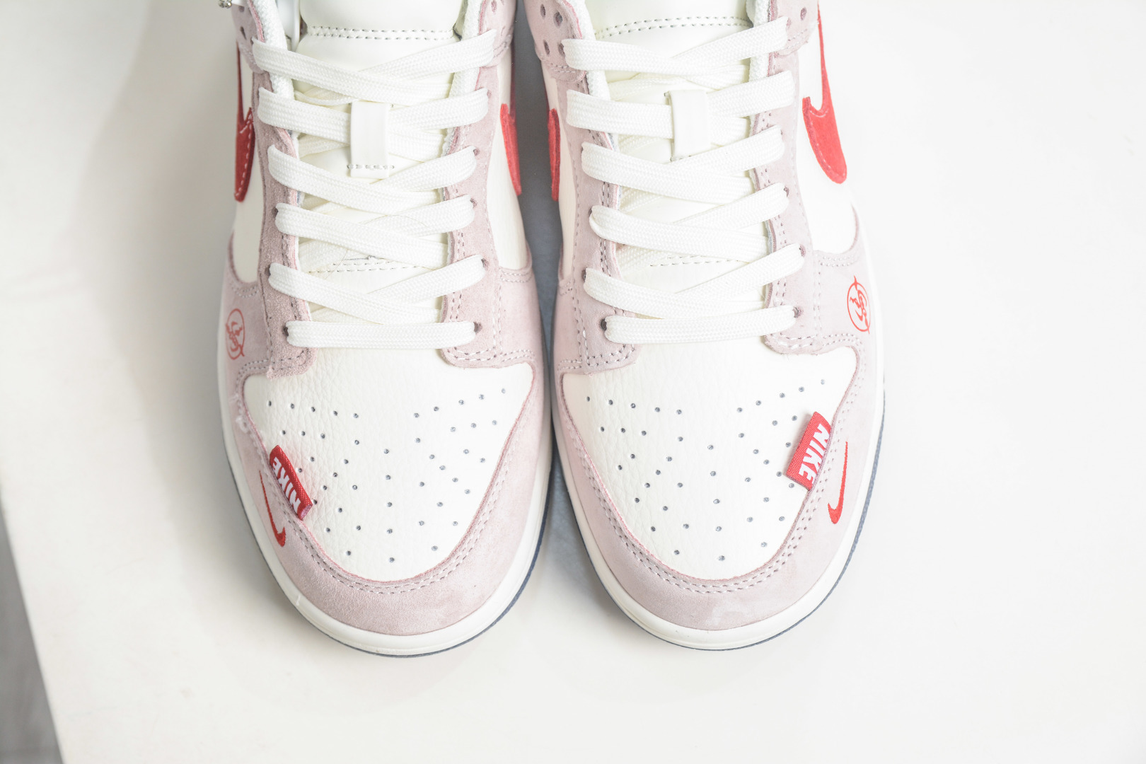 Nike SB Dunk Low x Superme SUP联名-米白红粉 XZ5899-112 Nike SB Dunk Low x Superme SUP联名-米白红粉 XZ5899-112