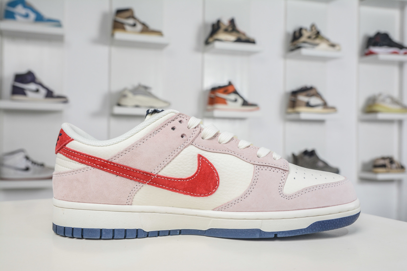 Nike SB Dunk Low x Superme SUP联名-米白红粉 XZ5899-112 Nike SB Dunk Low x Superme SUP联名-米白红粉 XZ5899-112