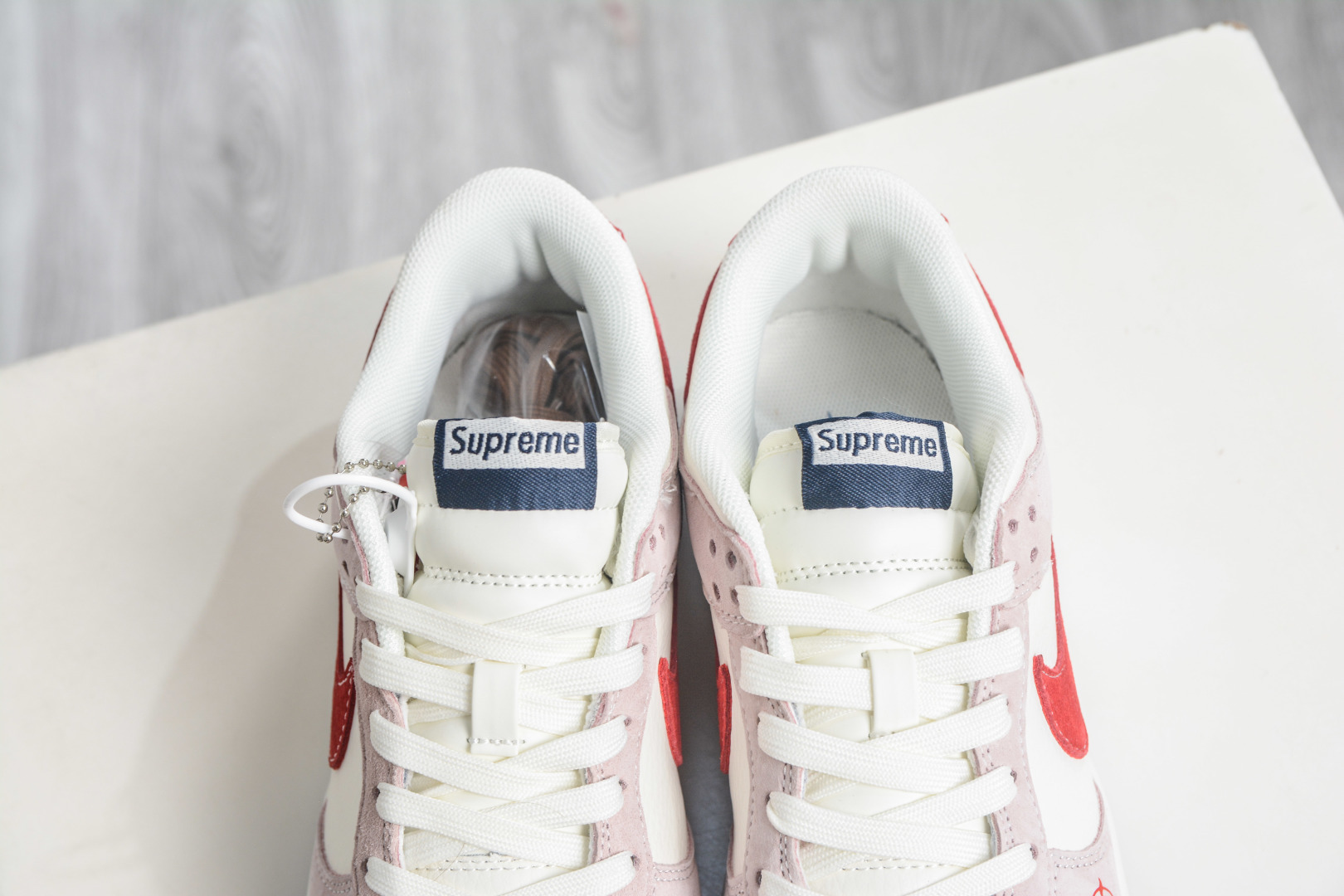 Nike SB Dunk Low x Superme SUP联名-米白红粉 XZ5899-112 Nike SB Dunk Low x Superme SUP联名-米白红粉 XZ5899-112