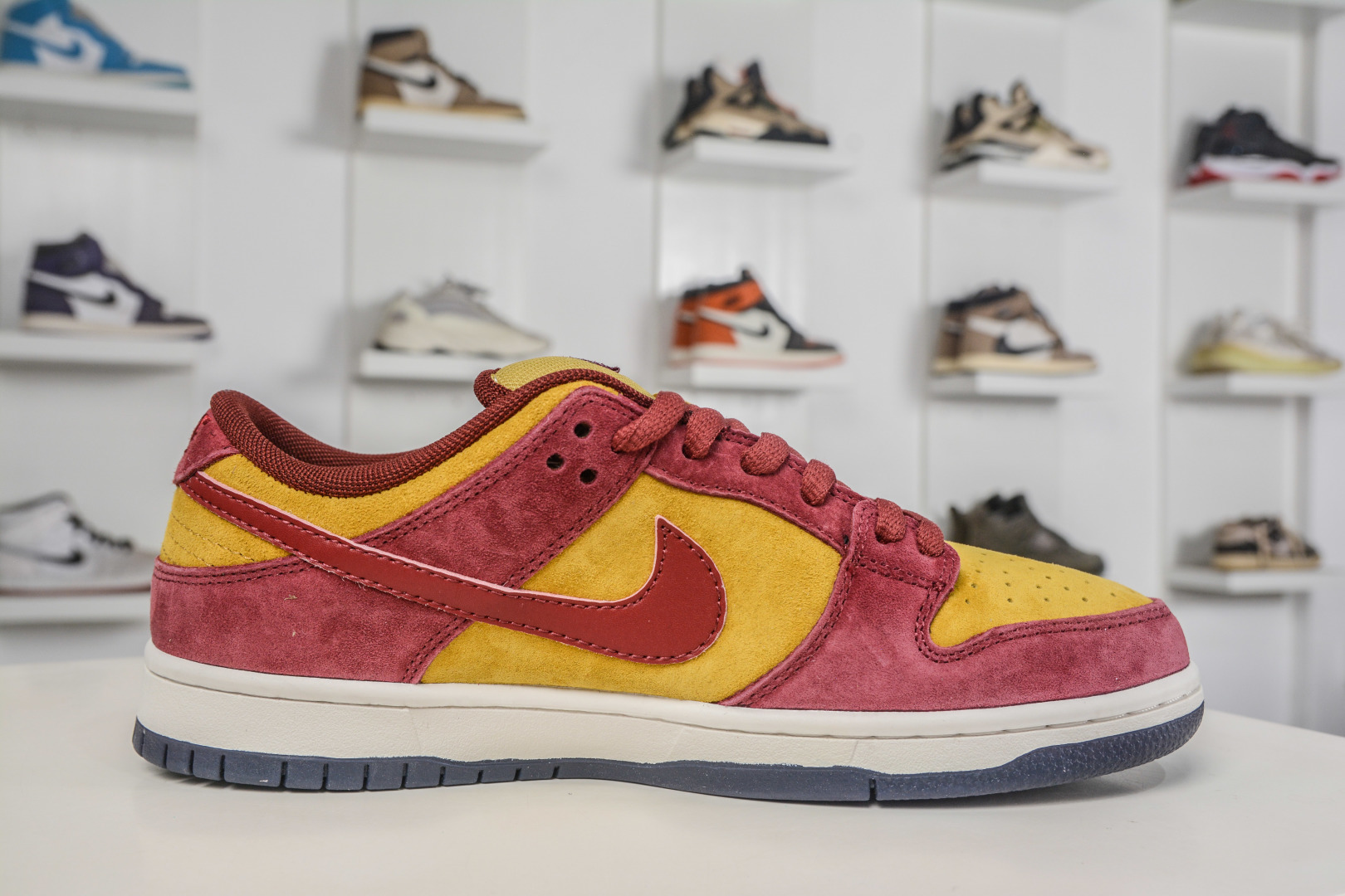 Nike Dunk SB LOW PRO 红黄 HQ1625-600 Nike Dunk SB LOW PRO 红黄 HQ1625-600