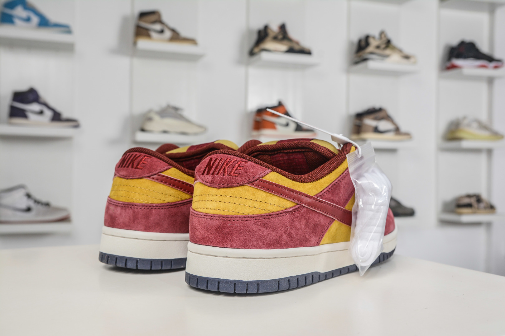 Nike Dunk SB LOW PRO 红黄 HQ1625-600 Nike Dunk SB LOW PRO 红黄 HQ1625-600