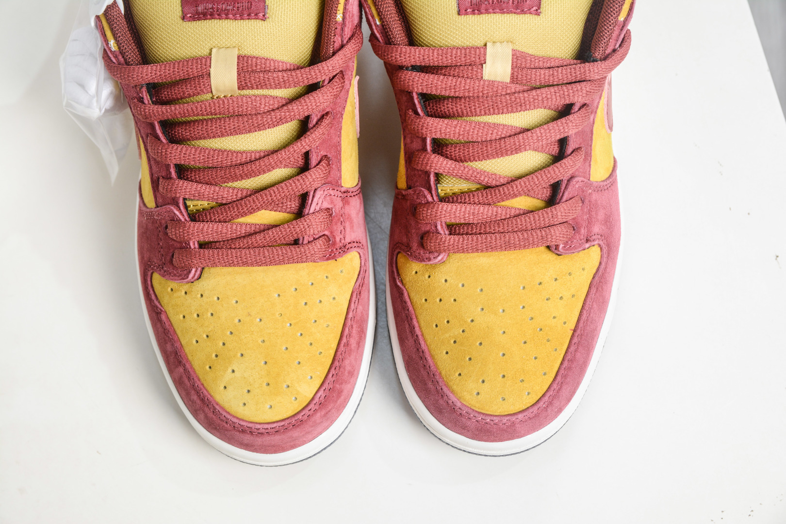 Nike Dunk SB LOW PRO 红黄 HQ1625-600 Nike Dunk SB LOW PRO 红黄 HQ1625-600