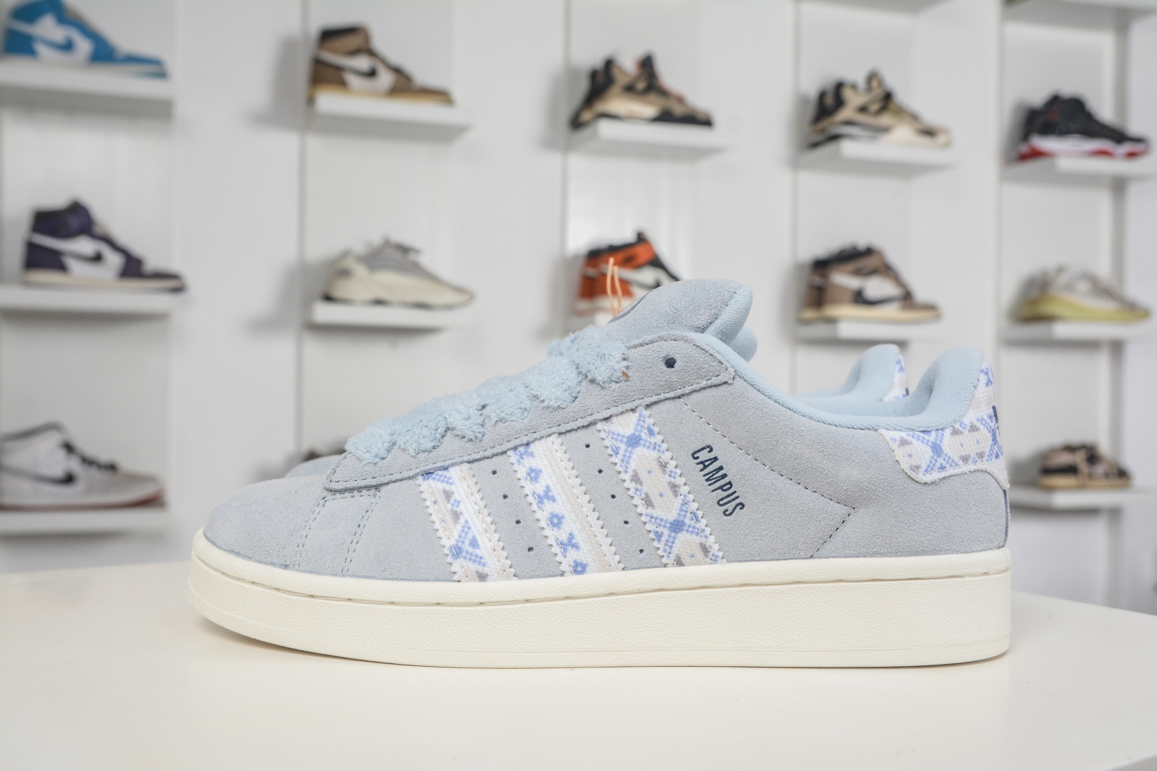 Adidas Originals Campus 00s 百搭单品学院系列面包风经典复古低帮百搭休闲运动板鞋 JK4301 Adidas Originals Campus 00s 百搭单品学院系列面包风经典复古低帮百搭休闲运动板鞋 JK4301