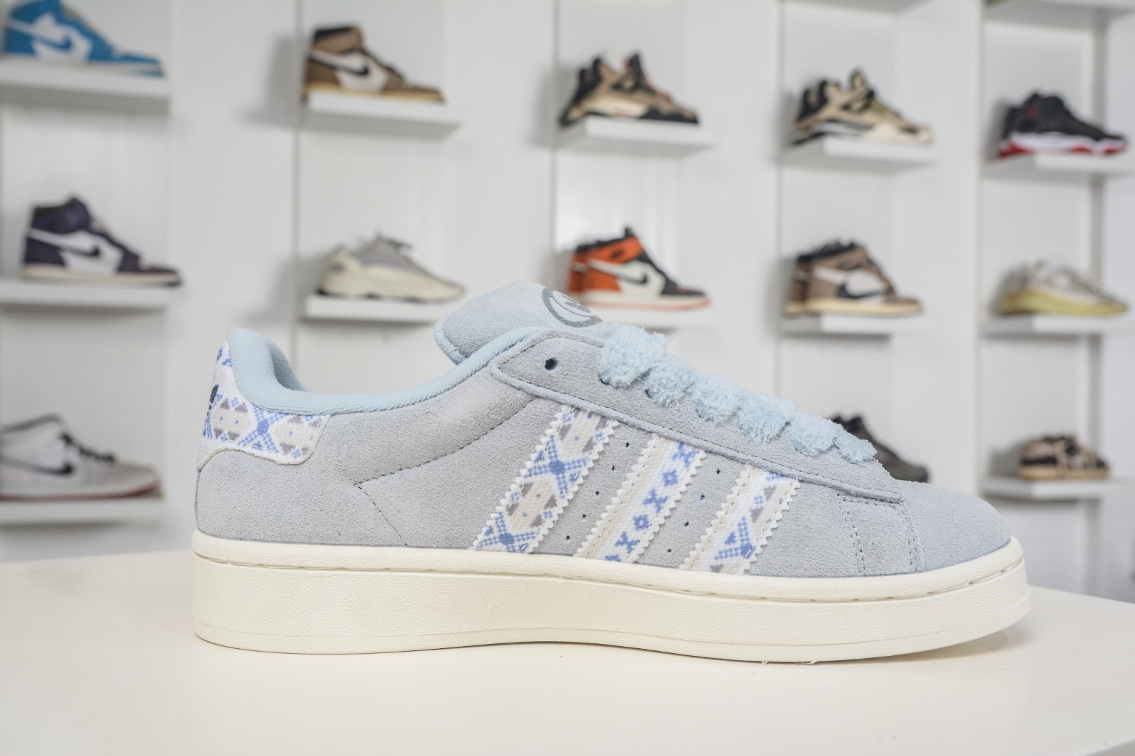 Adidas Originals Campus 00s 百搭单品学院系列面包风经典复古低帮百搭休闲运动板鞋 JK4301 Adidas Originals Campus 00s 百搭单品学院系列面包风经典复古低帮百搭休闲运动板鞋 JK4301