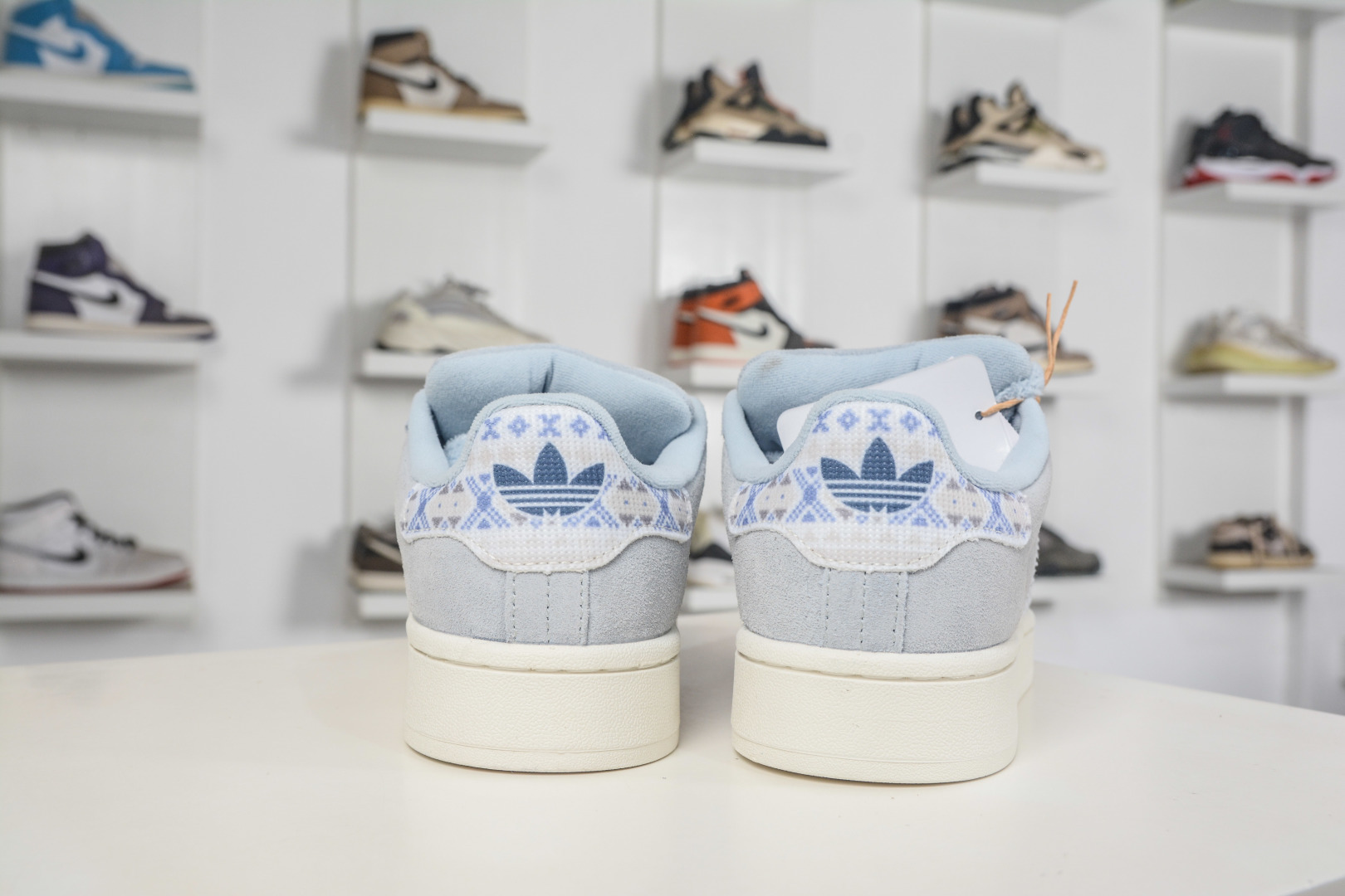 Adidas Originals Campus 00s 百搭单品学院系列面包风经典复古低帮百搭休闲运动板鞋 JK4301 Adidas Originals Campus 00s 百搭单品学院系列面包风经典复古低帮百搭休闲运动板鞋 JK4301