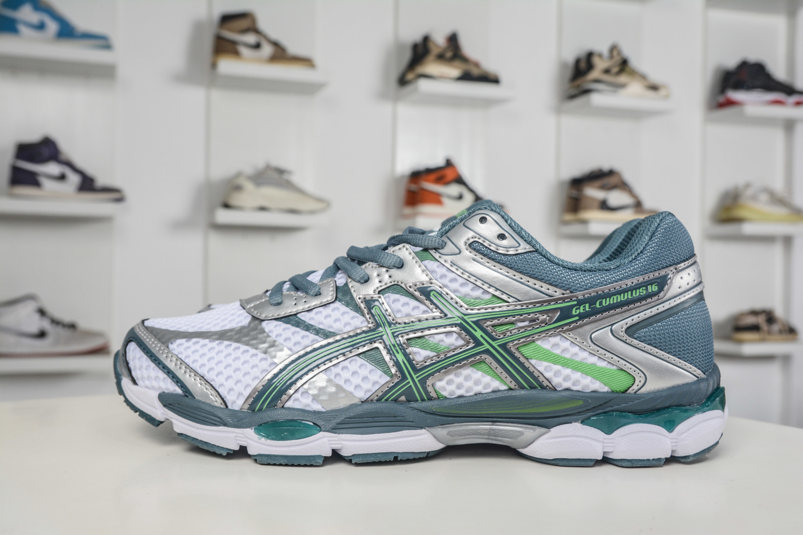 Asics Gel-Cumulus 16 亚瑟士复古透气休闲缓震耐磨跑步鞋 1203A763-020 Asics Gel-Cumulus 16 亚瑟士复古透气休闲缓震耐磨跑步鞋 1203A763-020