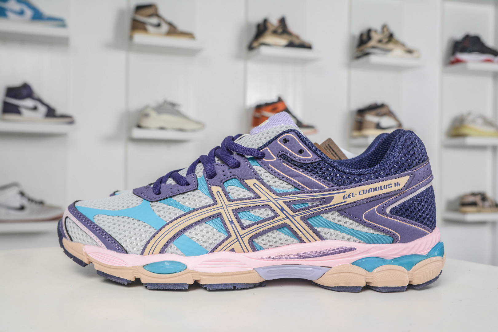 Asics Gel-Cumulus 16 亚瑟士复古透气休闲缓震耐磨跑步鞋 1203A733-100 Asics Gel-Cumulus 16 亚瑟士复古透气休闲缓震耐磨跑步鞋 1203A733-100