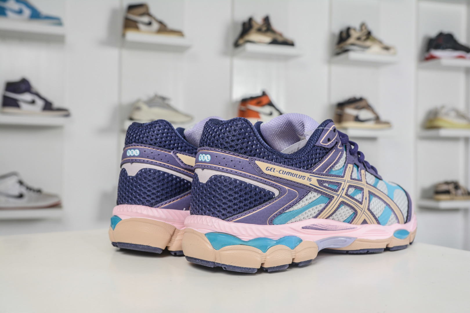 Asics Gel-Cumulus 16 亚瑟士复古透气休闲缓震耐磨跑步鞋 1203A733-100 Asics Gel-Cumulus 16 亚瑟士复古透气休闲缓震耐磨跑步鞋 1203A733-100