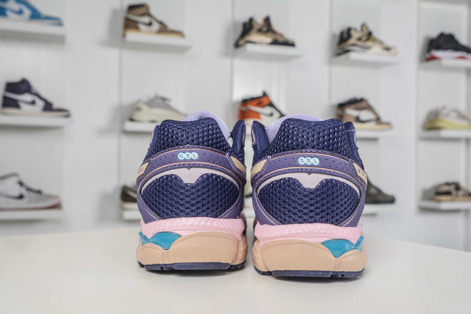 Asics Gel-Cumulus 16 亚瑟士复古透气休闲缓震耐磨跑步鞋 1203A733-100 Asics Gel-Cumulus 16 亚瑟士复古透气休闲缓震耐磨跑步鞋 1203A733-100