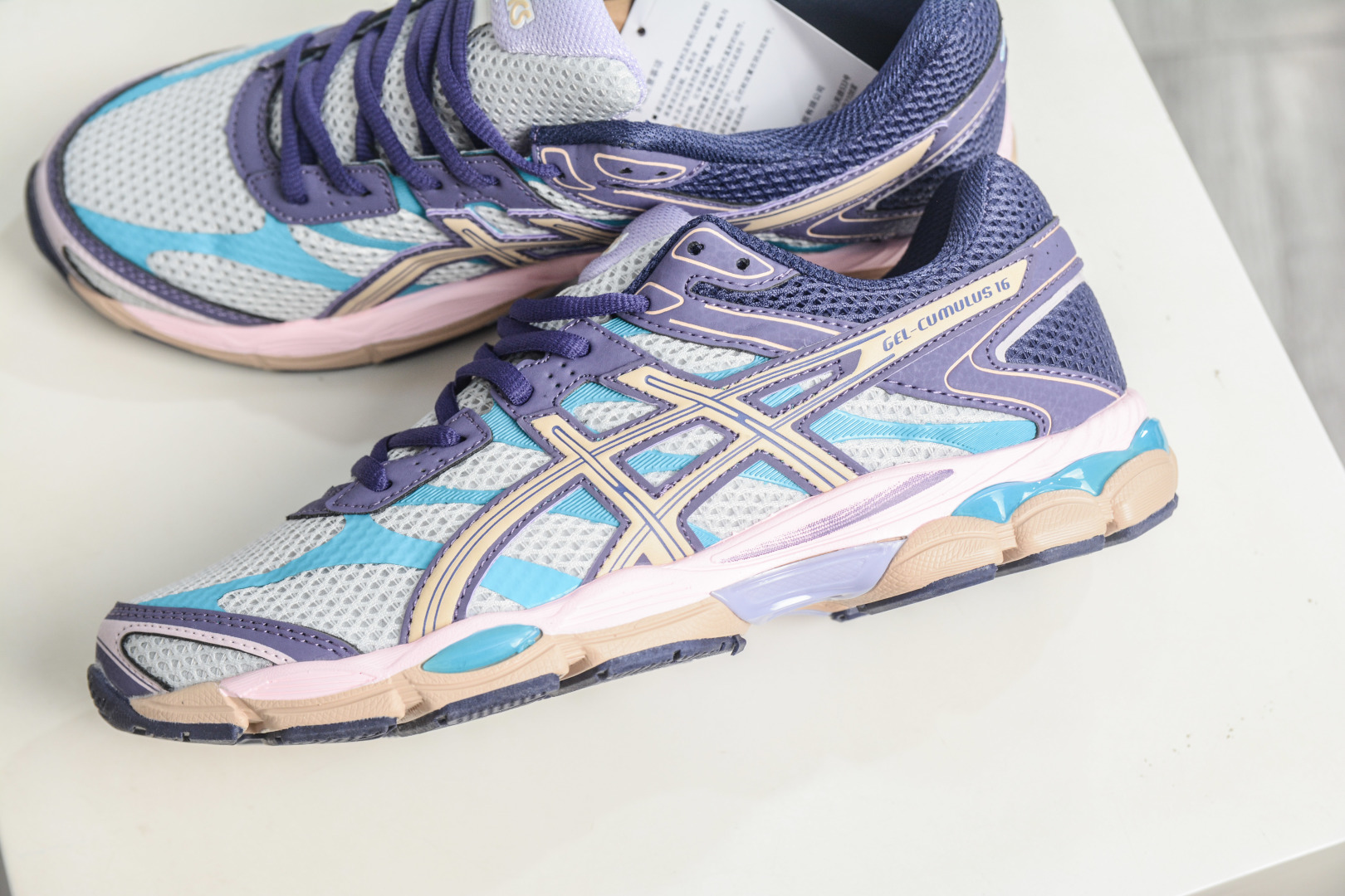 Asics Gel-Cumulus 16 亚瑟士复古透气休闲缓震耐磨跑步鞋 1203A733-100 Asics Gel-Cumulus 16 亚瑟士复古透气休闲缓震耐磨跑步鞋 1203A733-100