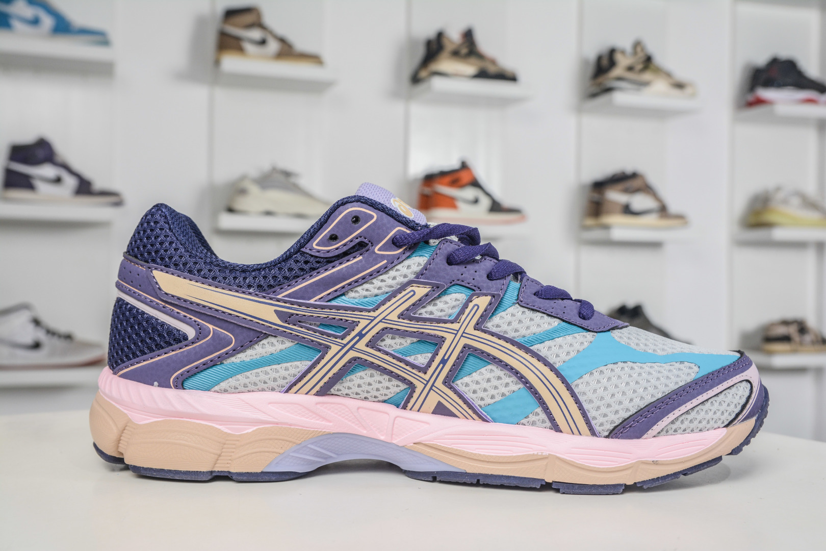 Asics Gel-Cumulus 16 亚瑟士复古透气休闲缓震耐磨跑步鞋 1203A733-100 Asics Gel-Cumulus 16 亚瑟士复古透气休闲缓震耐磨跑步鞋 1203A733-100