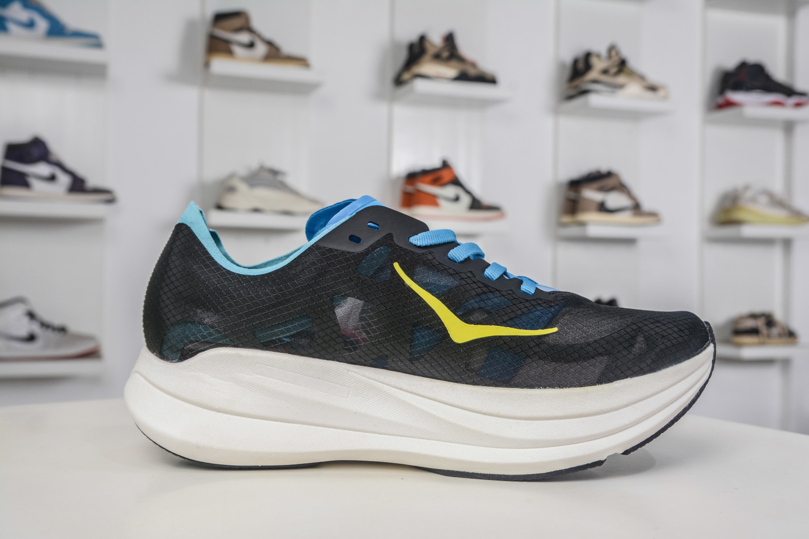 170 X版 HOKA ONE ONE Rocket X 2 火箭系列 半透明蝉翼网眼透气跑步鞋 1127927/HEIH-Chinese UA Cheap High Quatity Brand Clothes Bags handbags Sneakers wholesale wholesaler seller from China Factory suppliers Fashion Clothing Shoes best Quality Beautiful Price 170 X版 HOKA ONE ONE Rocket X 2 火箭系列 半透明蝉翼网眼透气跑步鞋 1127927/HEIH