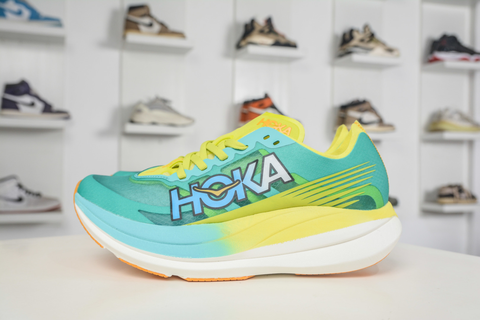 170 X版 HOKA ONE ONE Rocket X 2 火箭系列 半透明蝉翼网眼透气跑步鞋 竞速跑鞋 1127927/CEPR-Chinese UA Cheap High Quatity Brand Clothes Bags handbags Sneakers wholesale wholesaler seller from China Factory suppliers Fashion Clothing Shoes best Quality Beautiful Price 170 X版 HOKA ONE ONE Rocket X 2 火箭系列 半透明蝉翼网眼透气跑步鞋 竞速跑鞋 1127927/CEPR