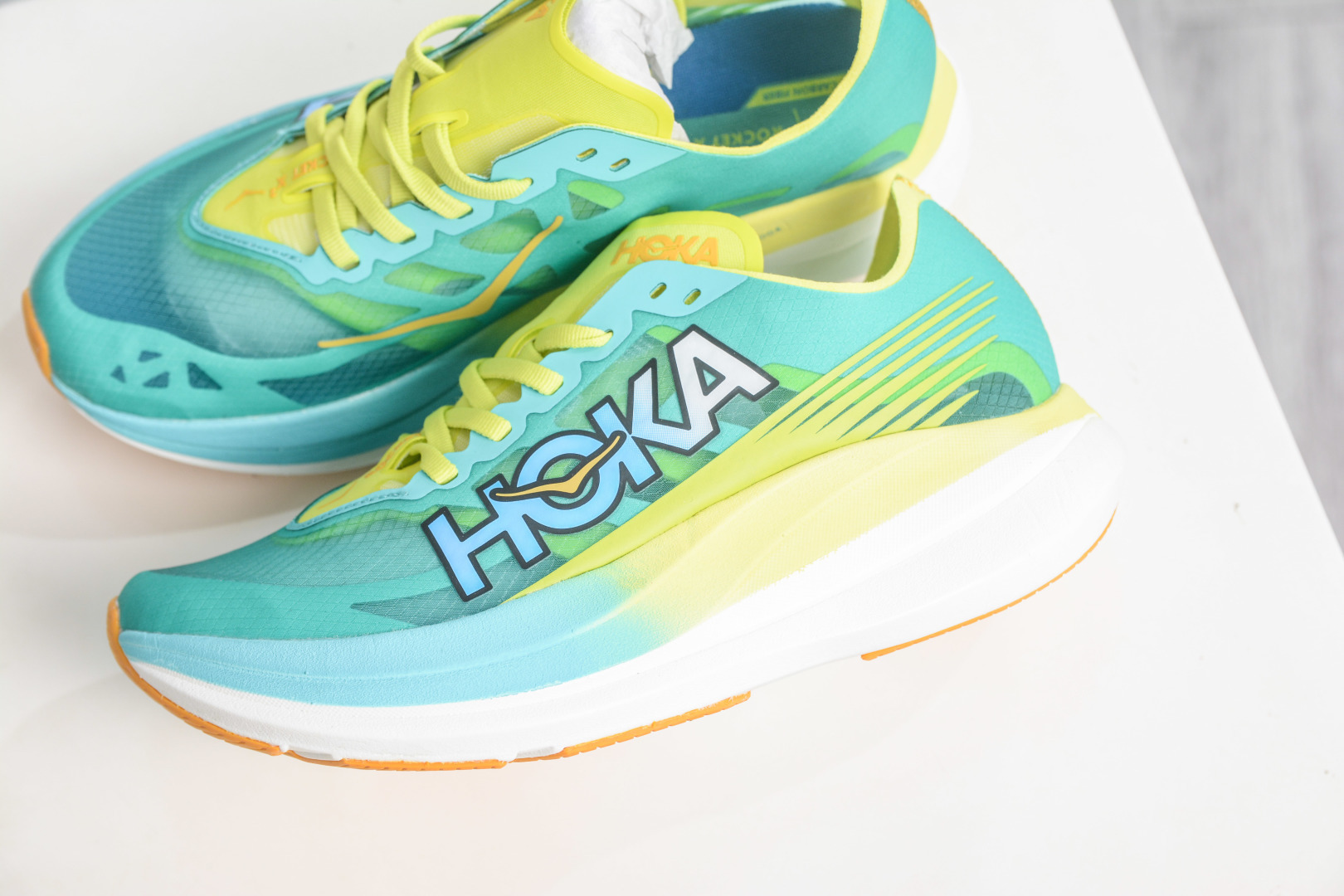 170 X版 HOKA ONE ONE Rocket X 2 火箭系列 半透明蝉翼网眼透气跑步鞋 竞速跑鞋 1127927/CEPR-Chinese UA Cheap High Quatity Brand Clothes Bags handbags Sneakers wholesale wholesaler seller from China Factory suppliers Fashion Clothing Shoes best Quality Beautiful Price 170 X版 HOKA ONE ONE Rocket X 2 火箭系列 半透明蝉翼网眼透气跑步鞋 竞速跑鞋 1127927/CEPR