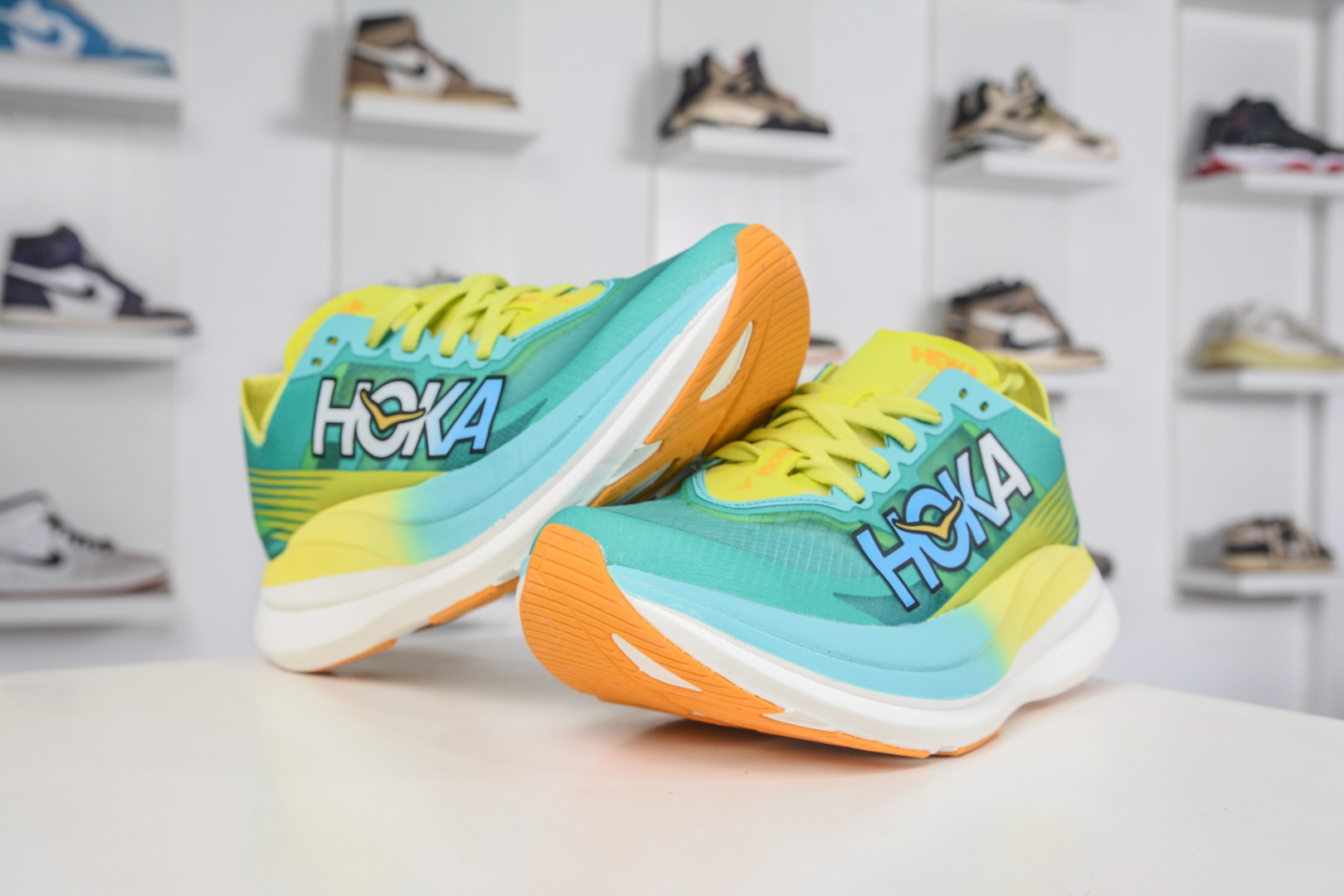 170 X版 HOKA ONE ONE Rocket X 2 火箭系列 半透明蝉翼网眼透气跑步鞋 竞速跑鞋 1127927/CEPR-Chinese UA Cheap High Quatity Brand Clothes Bags handbags Sneakers wholesale wholesaler seller from China Factory suppliers Fashion Clothing Shoes best Quality Beautiful Price 170 X版 HOKA ONE ONE Rocket X 2 火箭系列 半透明蝉翼网眼透气跑步鞋 竞速跑鞋 1127927/CEPR