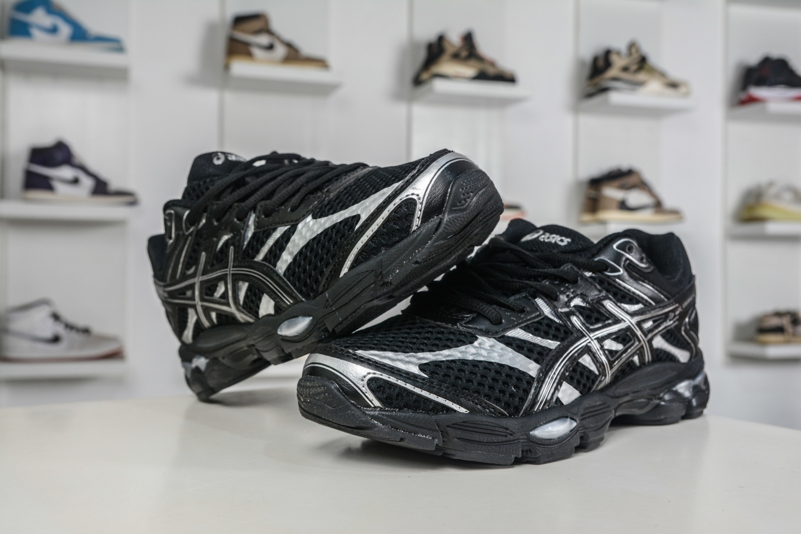 Asics Gel-Cumulus 16 亚瑟士复古透气休闲缓震耐磨跑步鞋 1203A733-002
