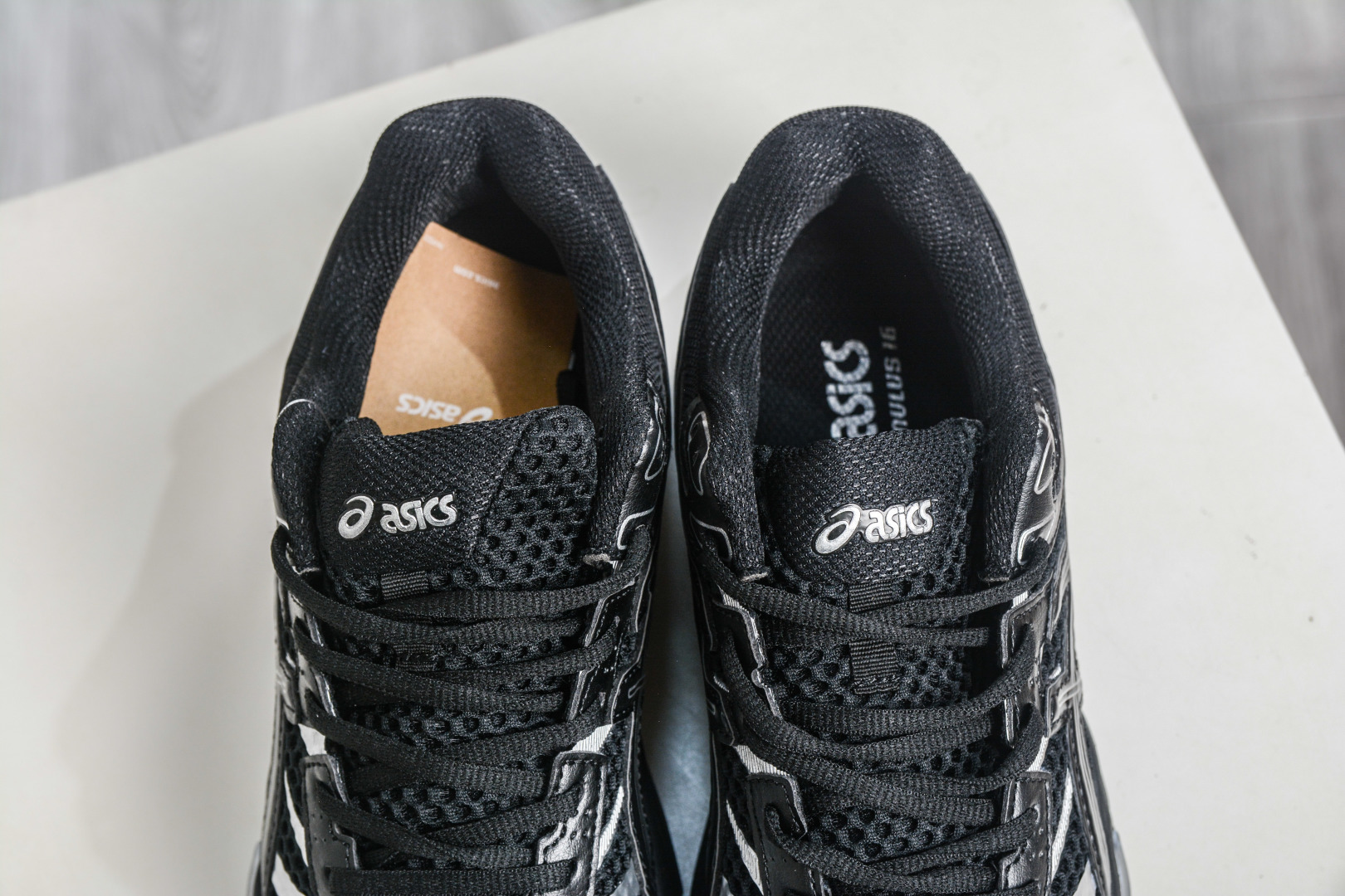Asics Gel-Cumulus 16 亚瑟士复古透气休闲缓震耐磨跑步鞋 1203A733-002
