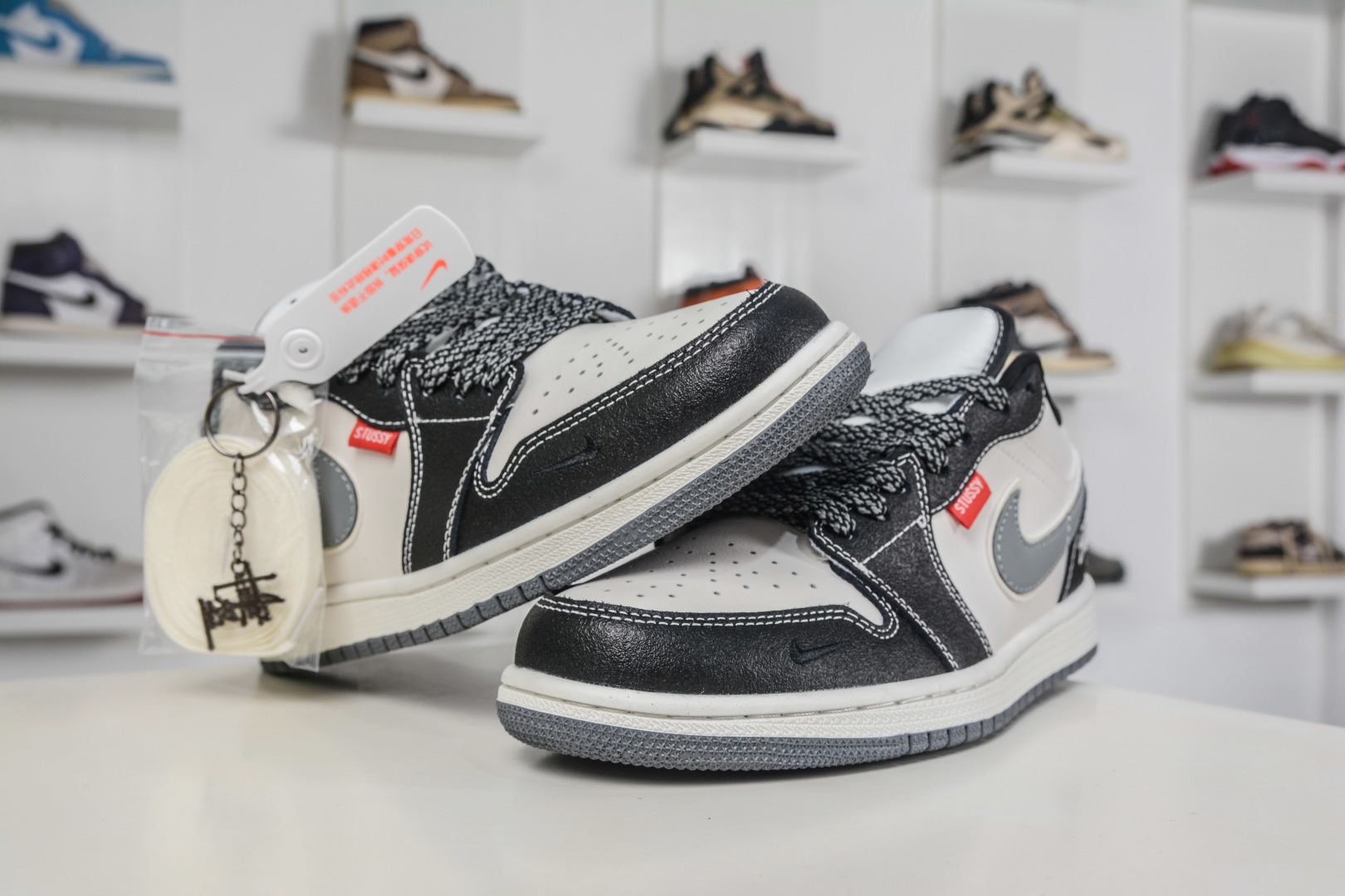 Air Jordan 1 Retro Low x Stussy 斯图西联名-黑白 QL1988-008