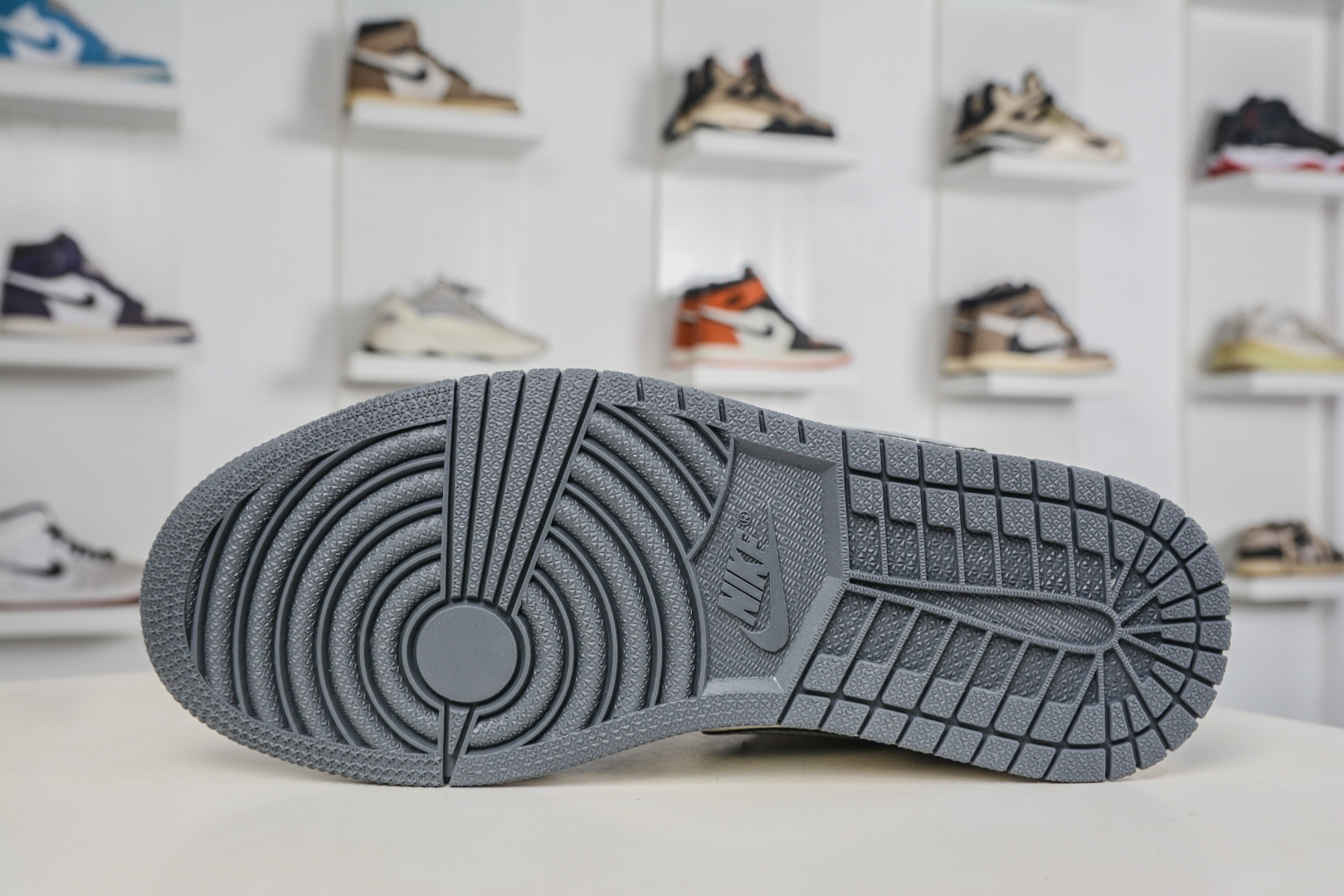 Air Jordan 1 Retro Low x Stussy 斯图西联名-黑白 QL1988-008