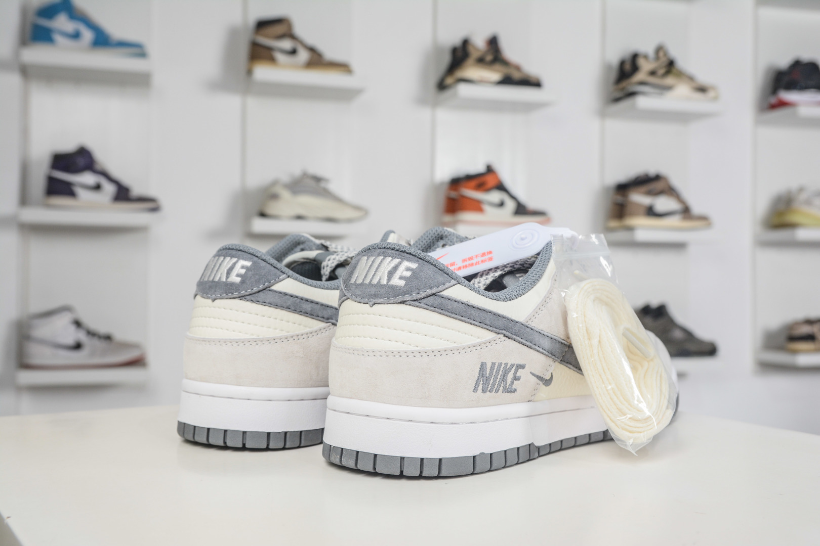 Nike SB Dunk Low x NIKE 耐克联名-灰白 CS1688-139 Nike SB Dunk Low x NIKE 耐克联名-灰白 CS1688-139