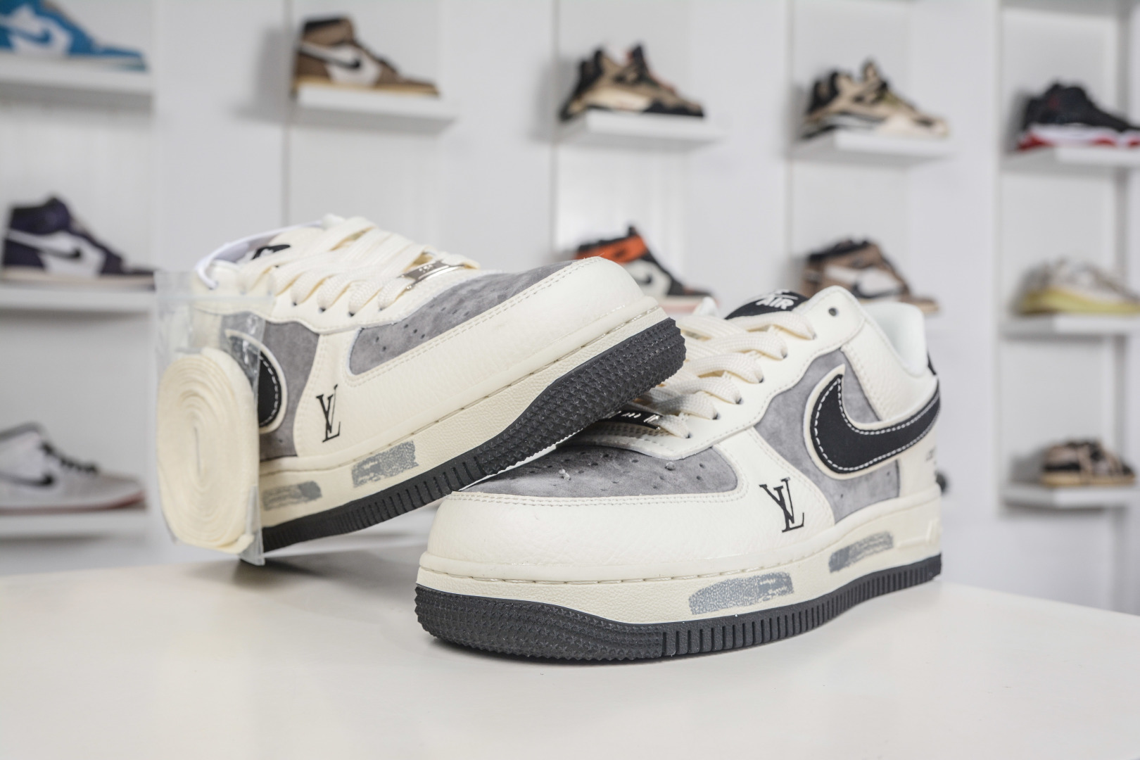Nike Air Force 1 Low 07 x Louis Vuitton LV联名-白灰黑 KG6699-F33 Nike Air Force 1 Low 07 x Louis Vuitton LV联名-白灰黑 KG6699-F33