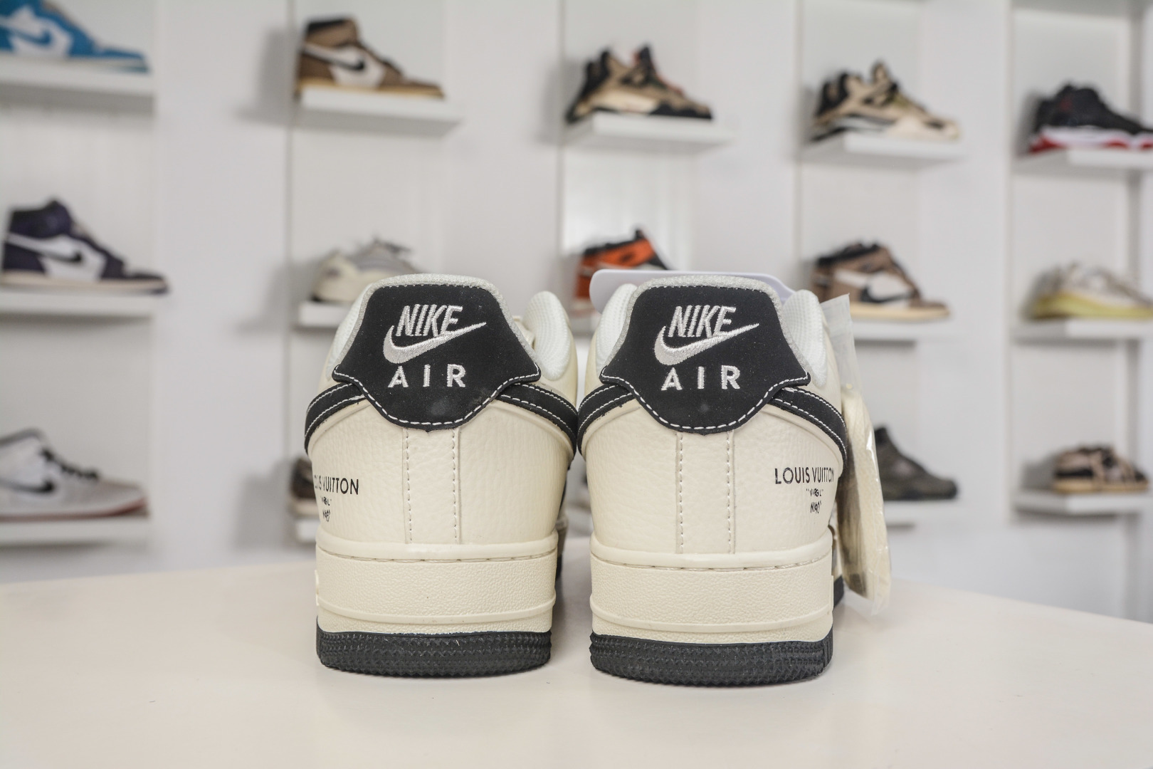 Nike Air Force 1 Low 07 x Louis Vuitton LV联名-白灰黑 KG6699-F33 Nike Air Force 1 Low 07 x Louis Vuitton LV联名-白灰黑 KG6699-F33