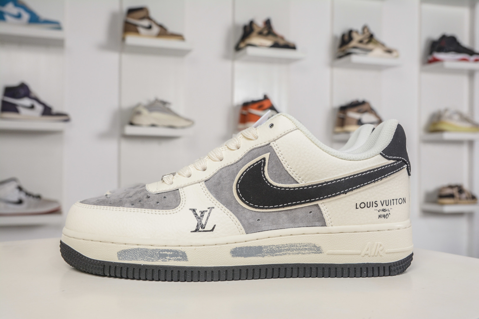 Nike Air Force 1 Low 07 x Louis Vuitton LV联名-白灰黑 KG6699-F33 Nike Air Force 1 Low 07 x Louis Vuitton LV联名-白灰黑 KG6699-F33