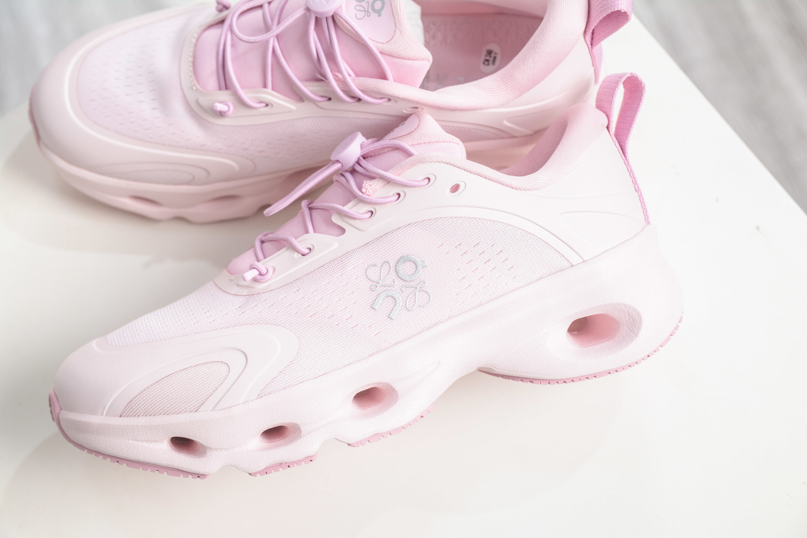 X版 HOKA ONE ONE Rocket X 2 火箭系列 半透明蝉翼网眼透气跑步鞋 1127927/EPCM X版 HOKA ONE ONE Rocket X 2 火箭系列 半透明蝉翼网眼透气跑步鞋 1127927/EPCM
