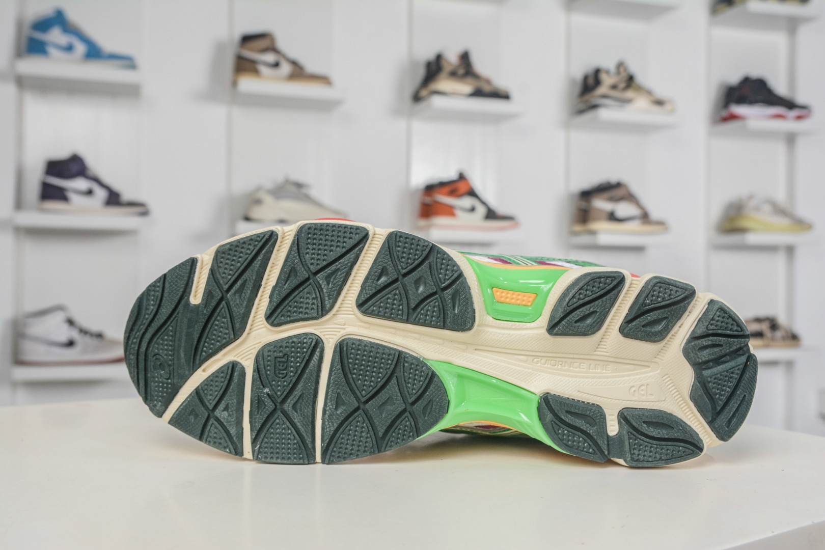 Asics Gel-Cumulus 16 亚瑟士复古透气休闲缓震耐磨跑步鞋 1203A763-100 Asics Gel-Cumulus 16 亚瑟士复古透气休闲缓震耐磨跑步鞋 1203A763-100