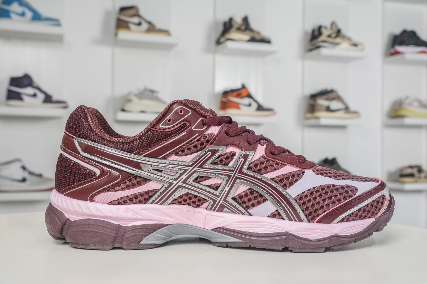 Asics Gel-Cumulus 16 亚瑟士复古透气休闲缓震耐磨跑步鞋 1203A733-600 Asics Gel-Cumulus 16 亚瑟士复古透气休闲缓震耐磨跑步鞋 1203A733-600