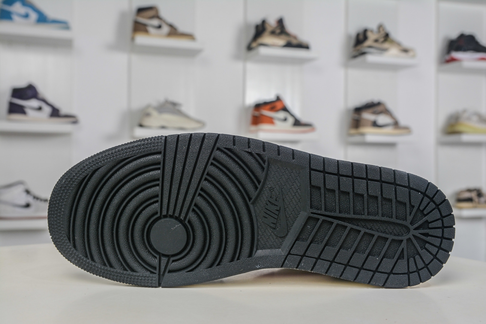 Air Jordan 1 Low 黑雾粉 AJ1 低帮休闲板鞋 II3788-003 Air Jordan 1 Low 黑雾粉 AJ1 低帮休闲板鞋 II3788-003