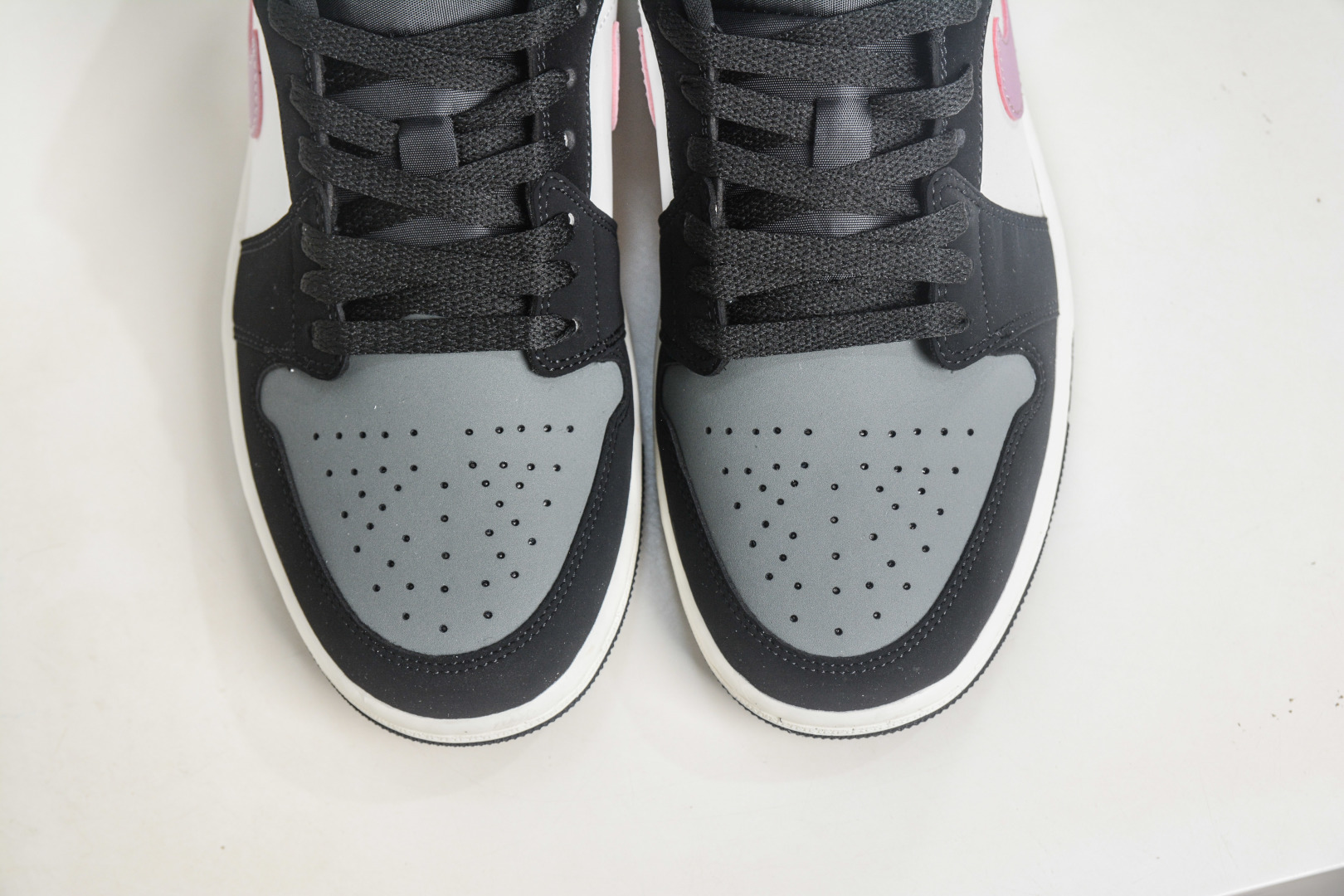 Air Jordan 1 Low 黑雾粉 AJ1 低帮休闲板鞋 II3788-003 Air Jordan 1 Low 黑雾粉 AJ1 低帮休闲板鞋 II3788-003